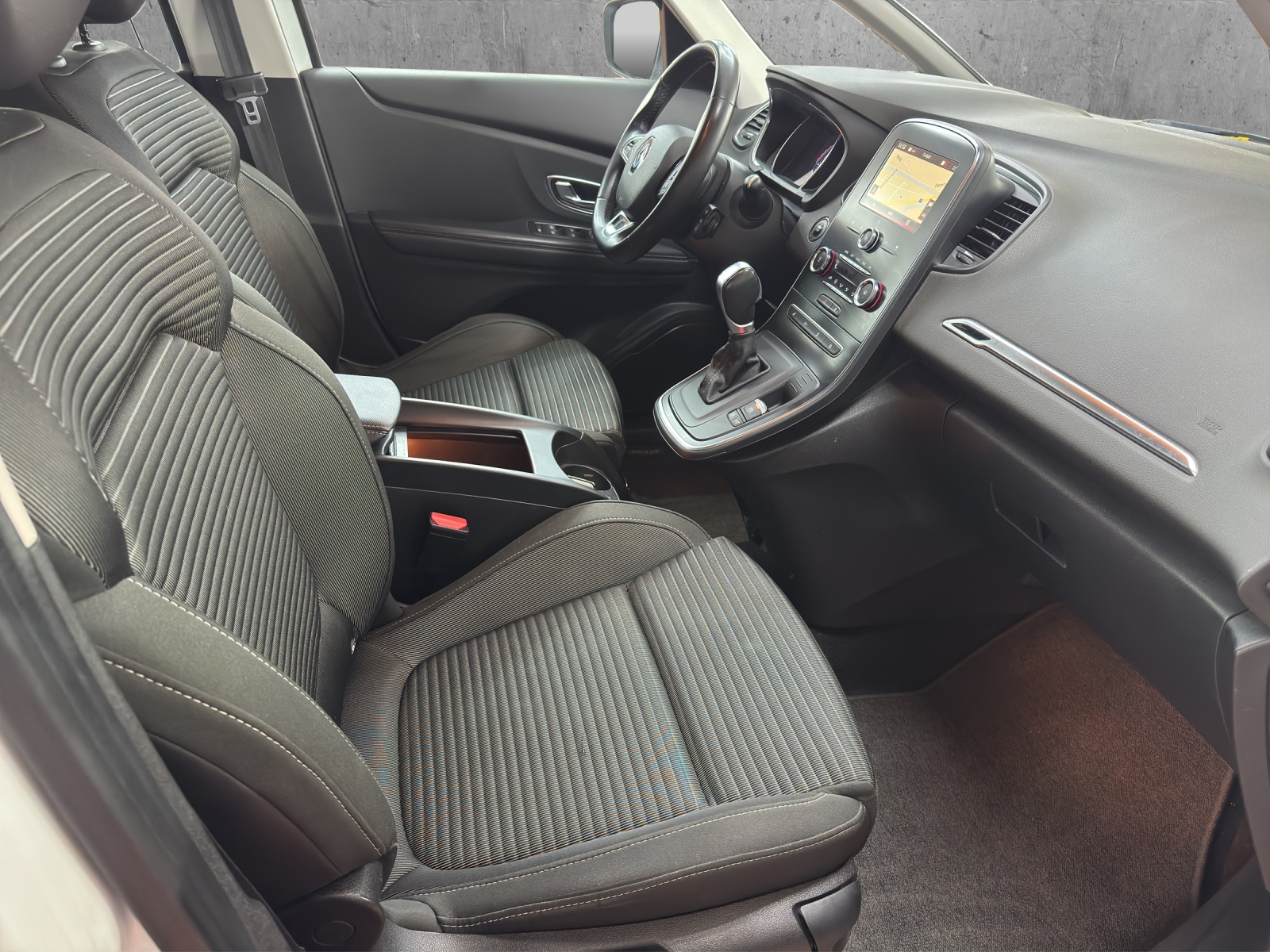 RENAULT Grand Scénic 1.8 dCi Business Line EDC-image-10