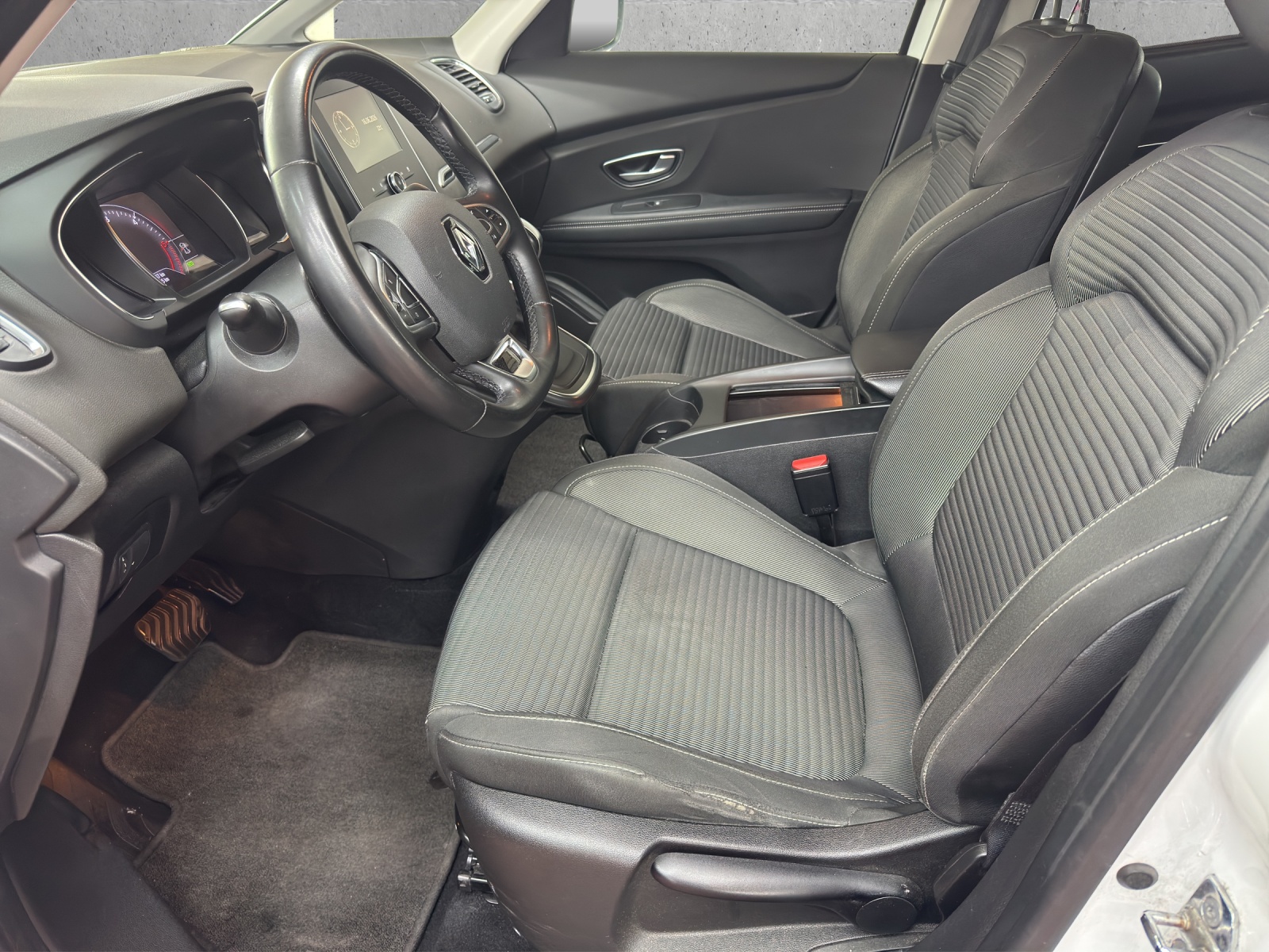 RENAULT Grand Scénic 1.8 dCi Business Line EDC-image-6
