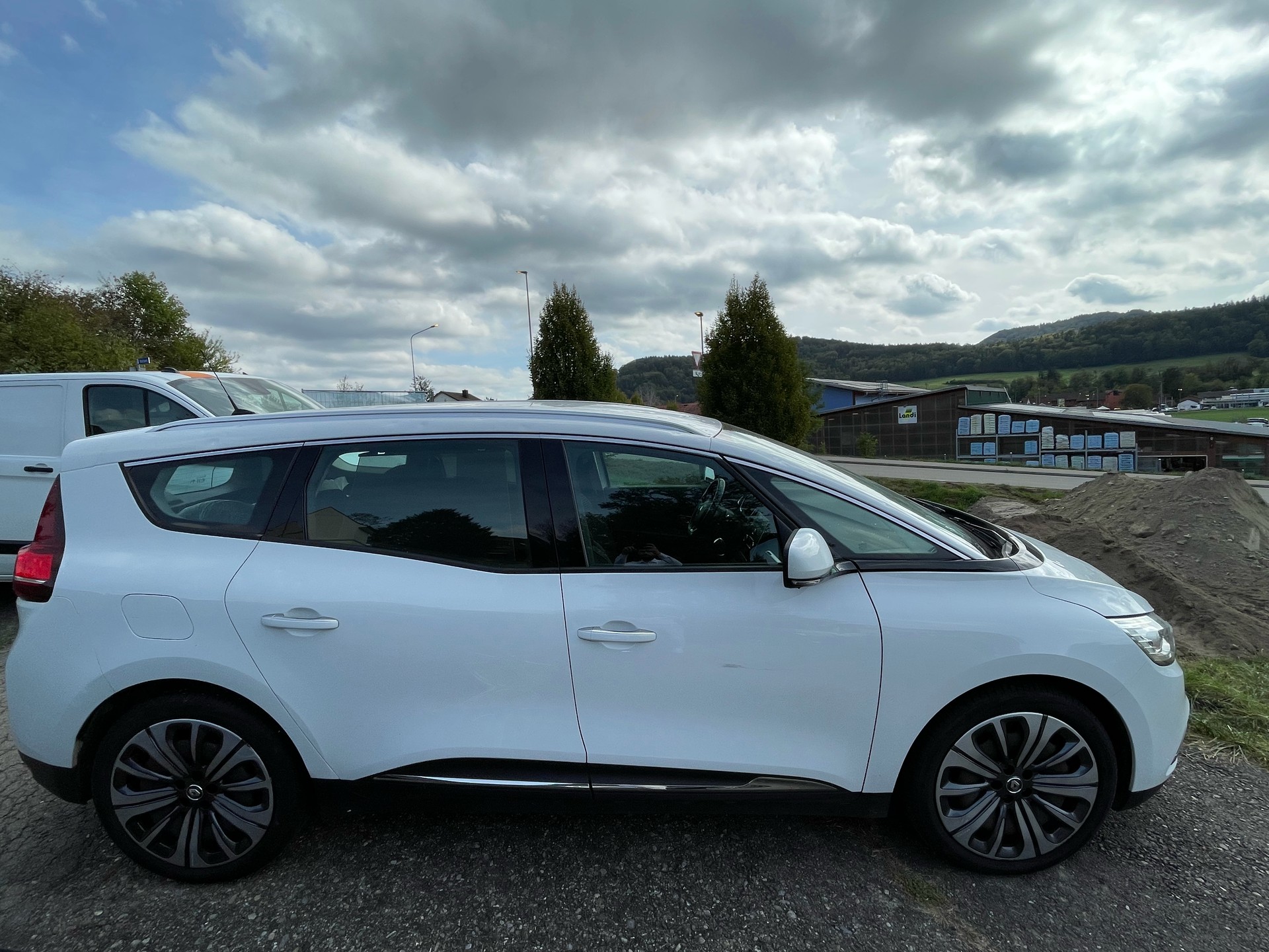 RENAULT Grand Scénic 1.8 dCi Business Line EDC-image-3