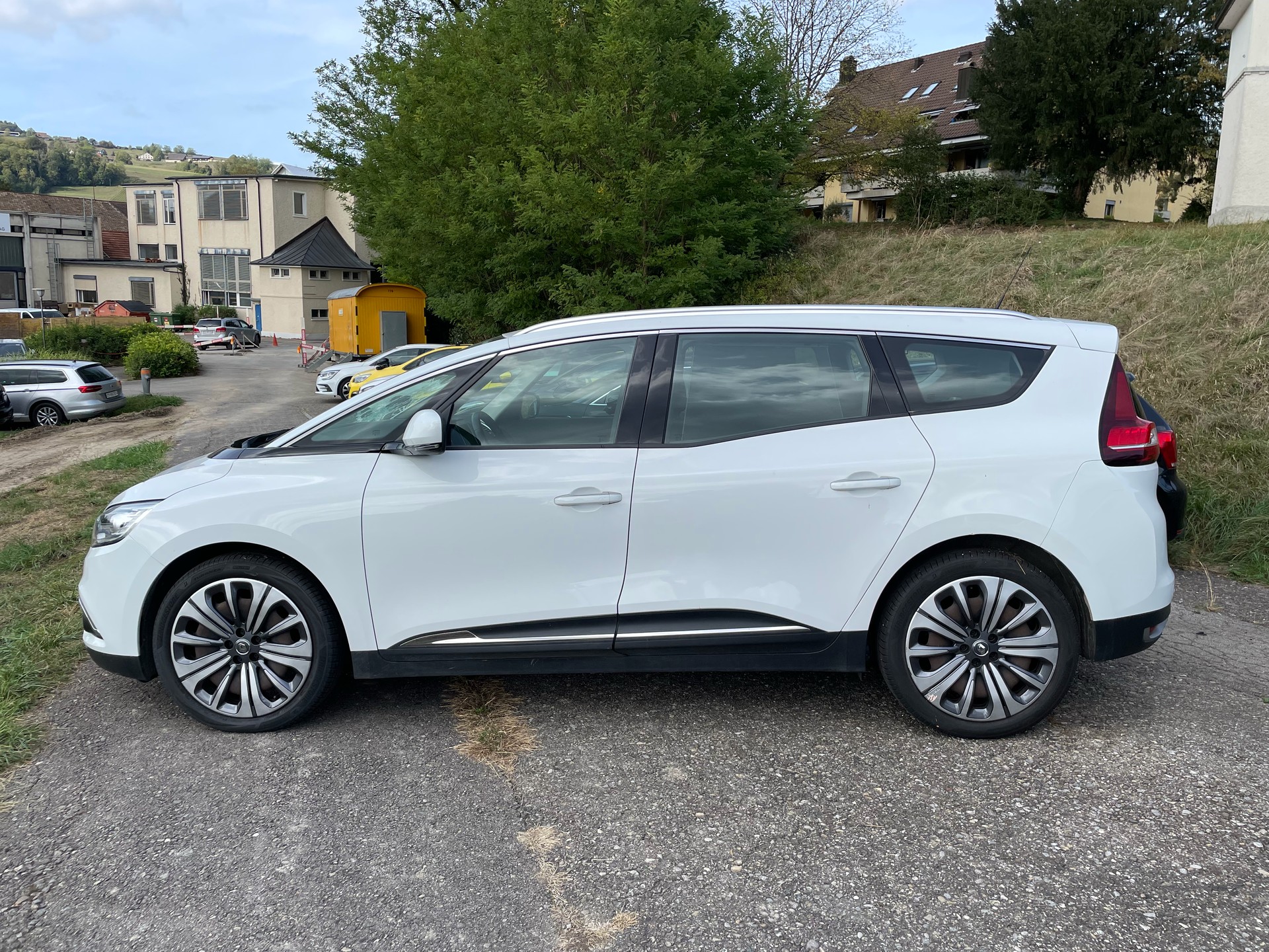 RENAULT Grand Scénic 1.8 dCi Business Line EDC-image-7