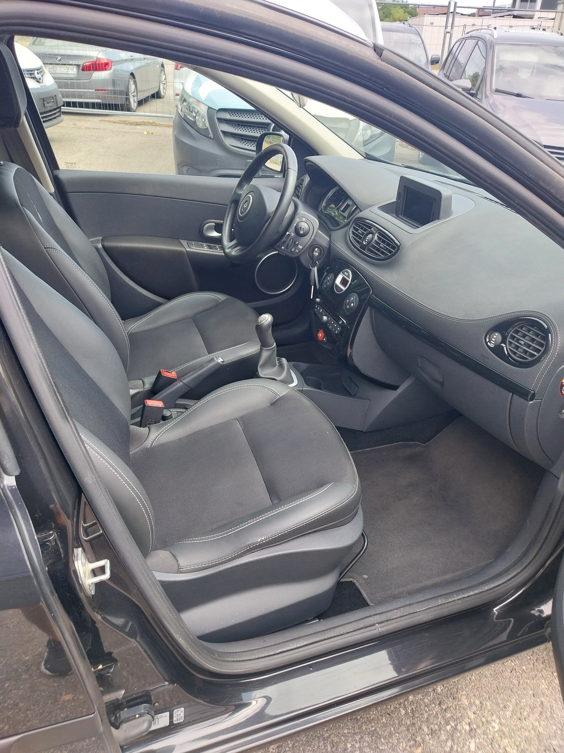 RENAULT Clio Grandtour 1.2 16V Turbo Yahoo-image-7