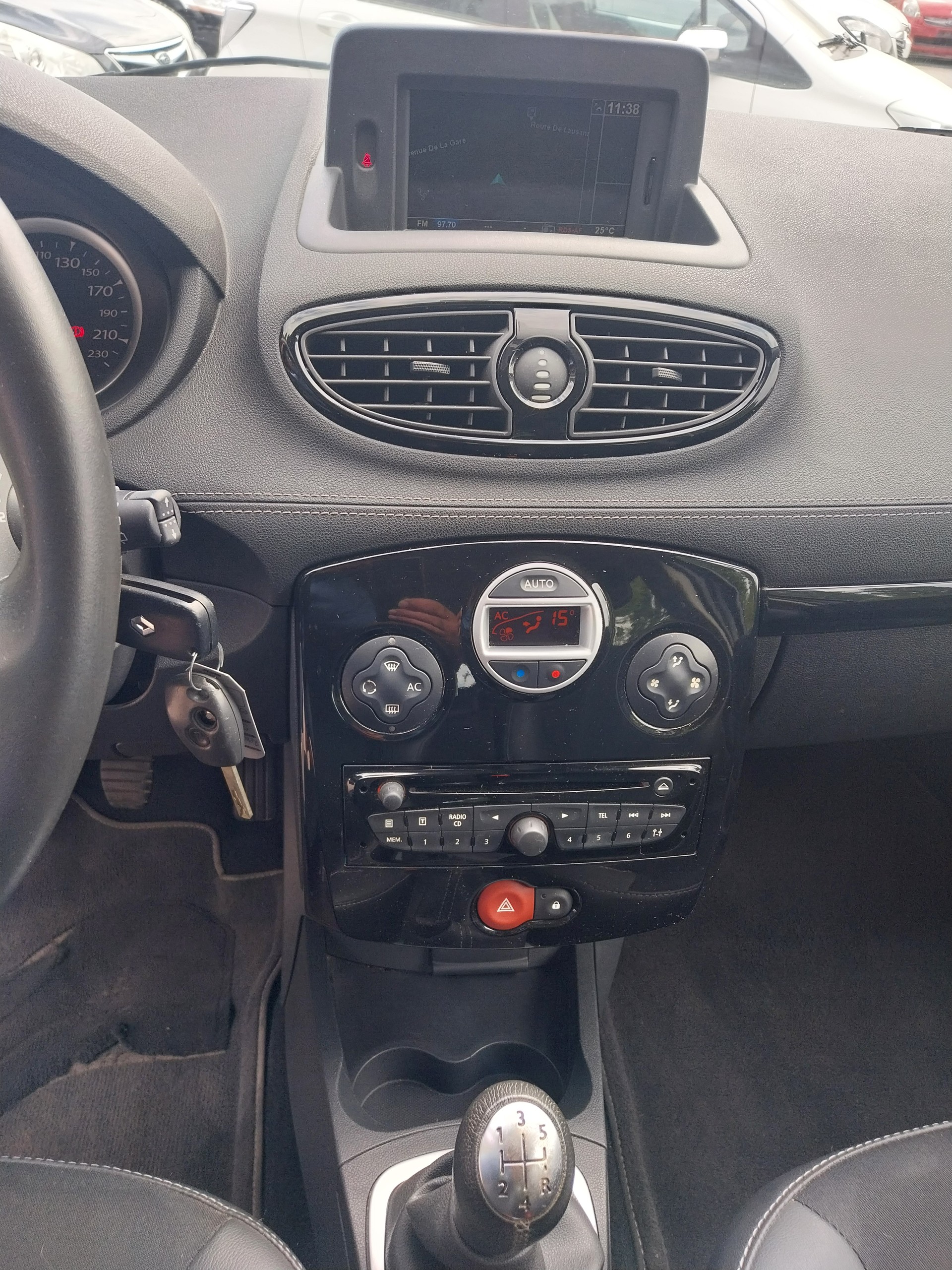 RENAULT Clio Grandtour 1.2 16V Turbo Yahoo-image-4