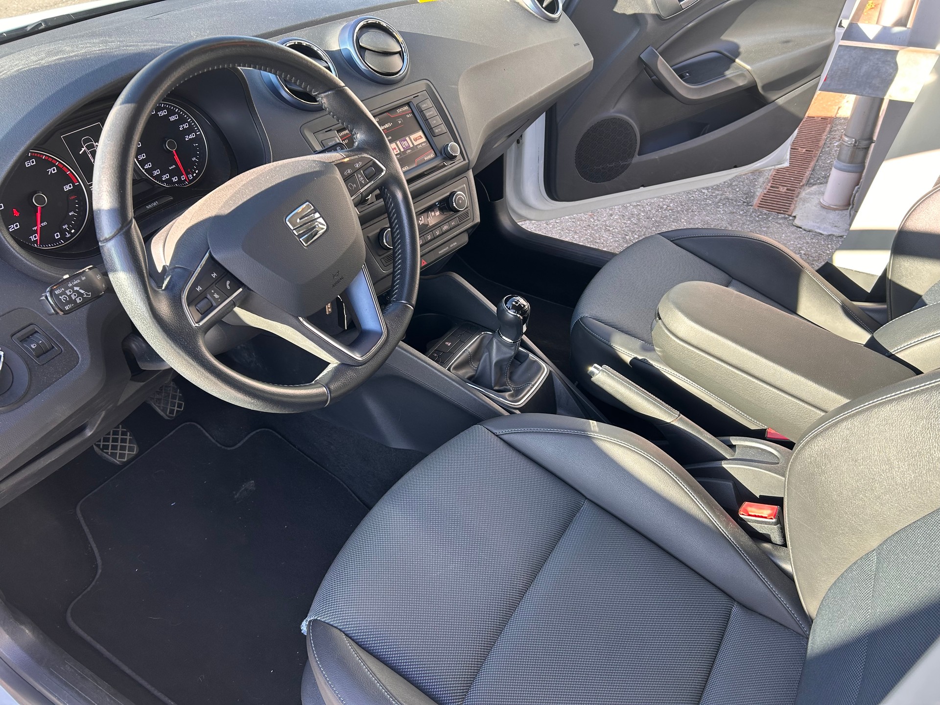 SEAT Ibiza 1.0 EcoTSI Style Connect-image-3