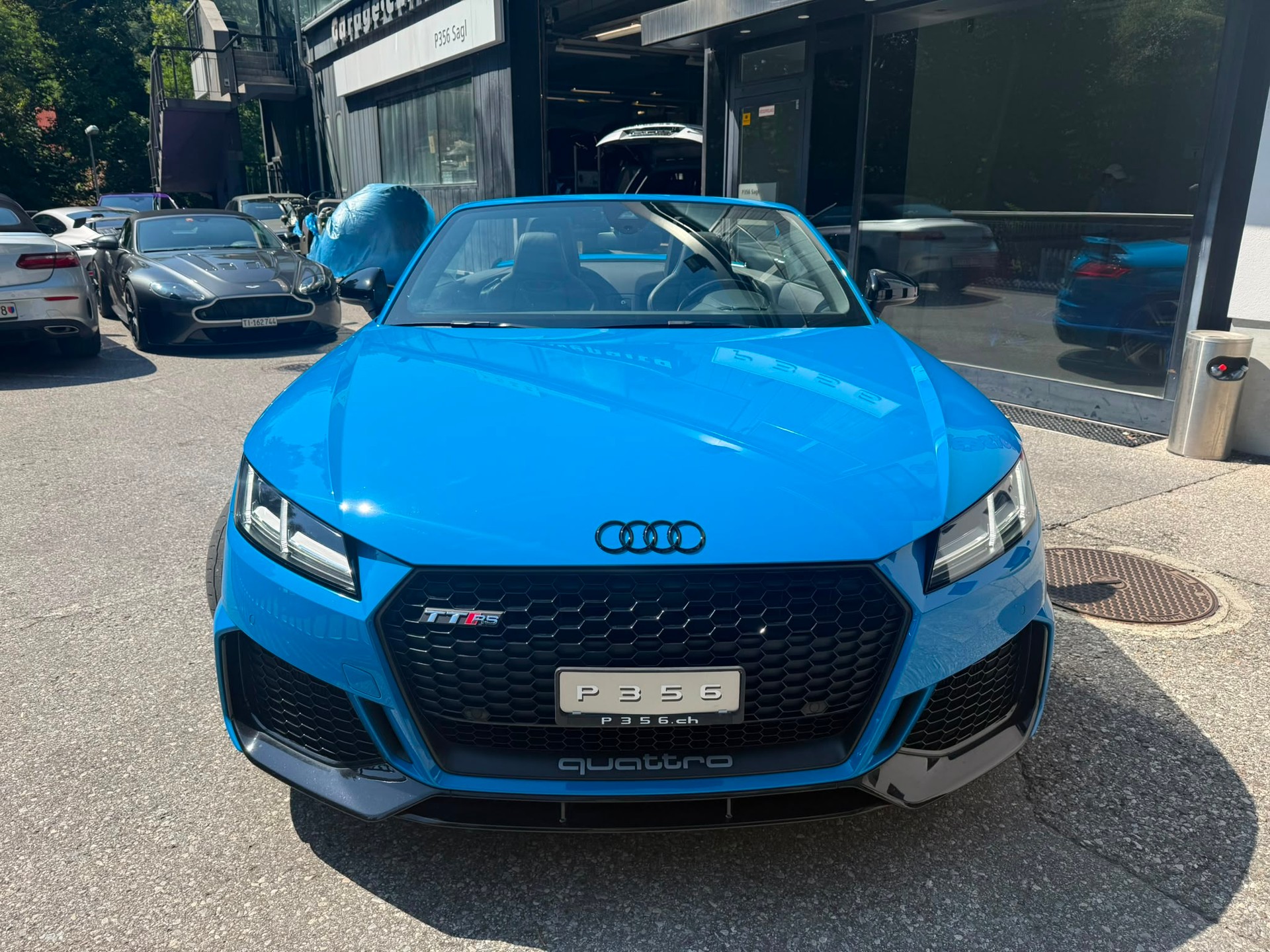 AUDI TT RS Roadster 2.5 TFSI quattro S-tronic-image-2