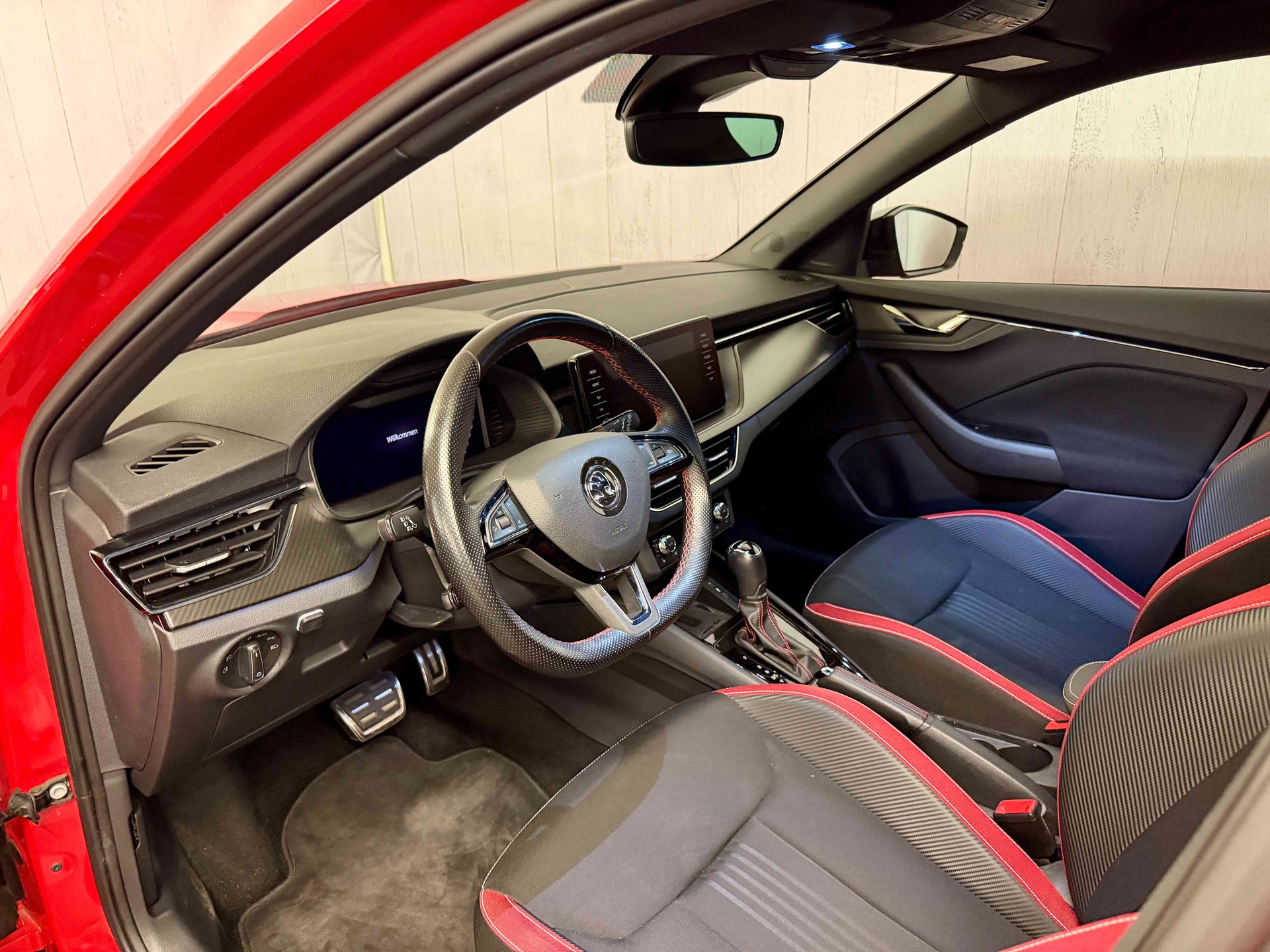 SKODA Kamiq 1.5 TSI ACT Monte Carlo DSG-showroom-element-3