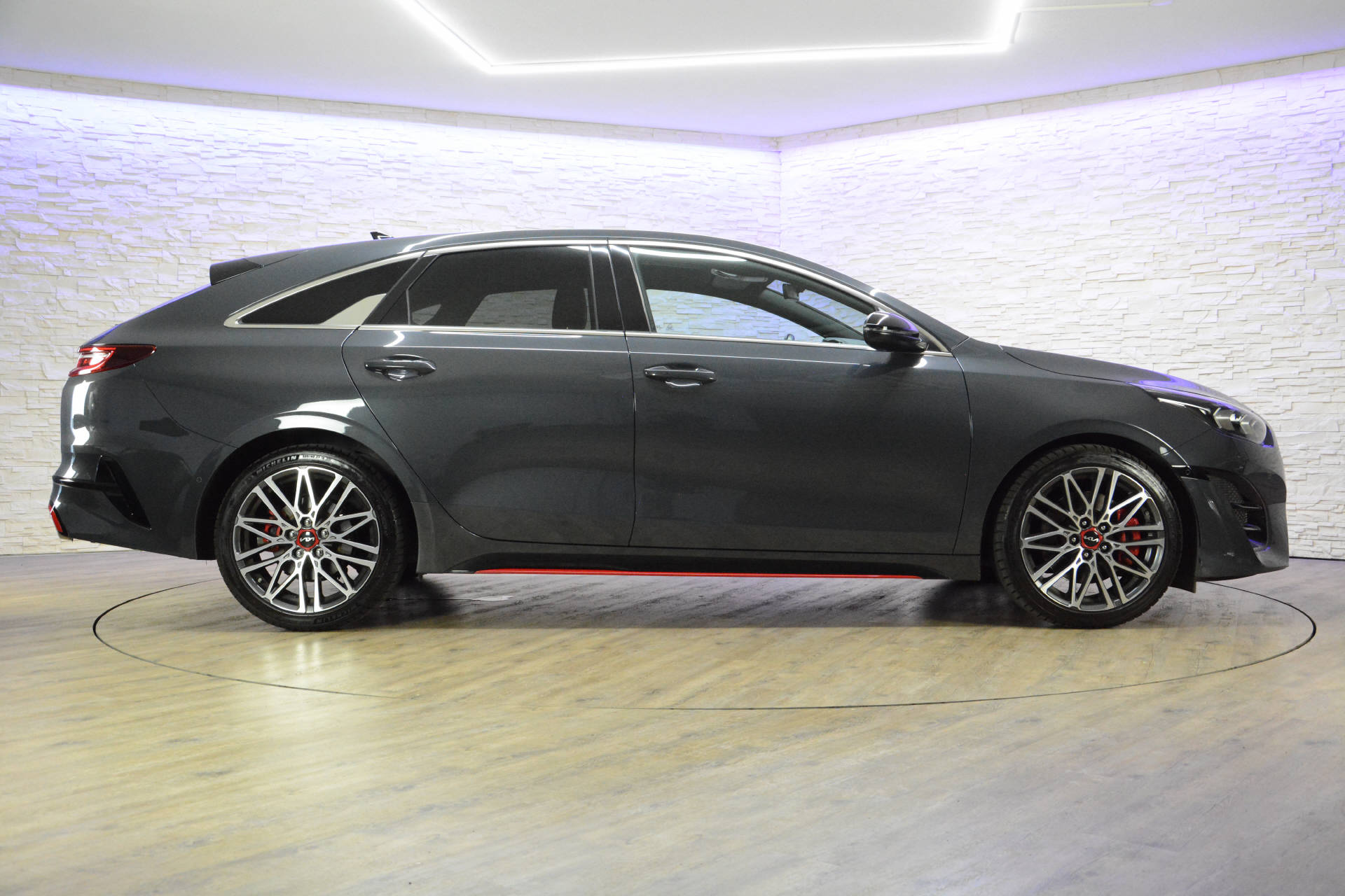 KIA ProCeed 1.6 T-GDi GT-image-3
