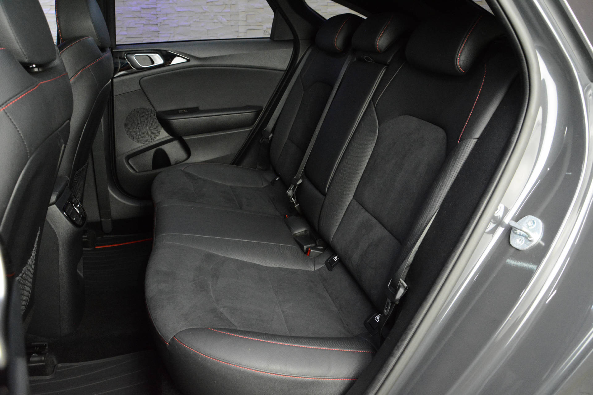 KIA ProCeed 1.6 T-GDi GT-image-9