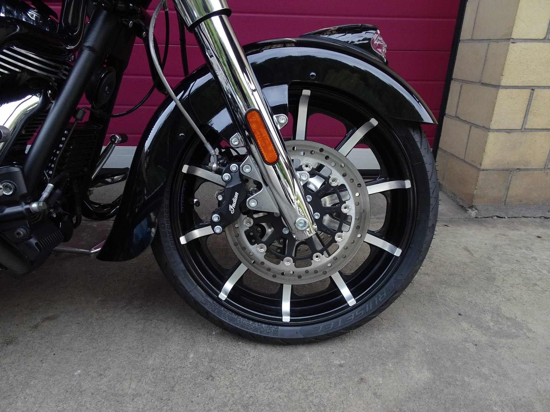 INDIAN Chieftain Limited ABS-showroom-element-1
