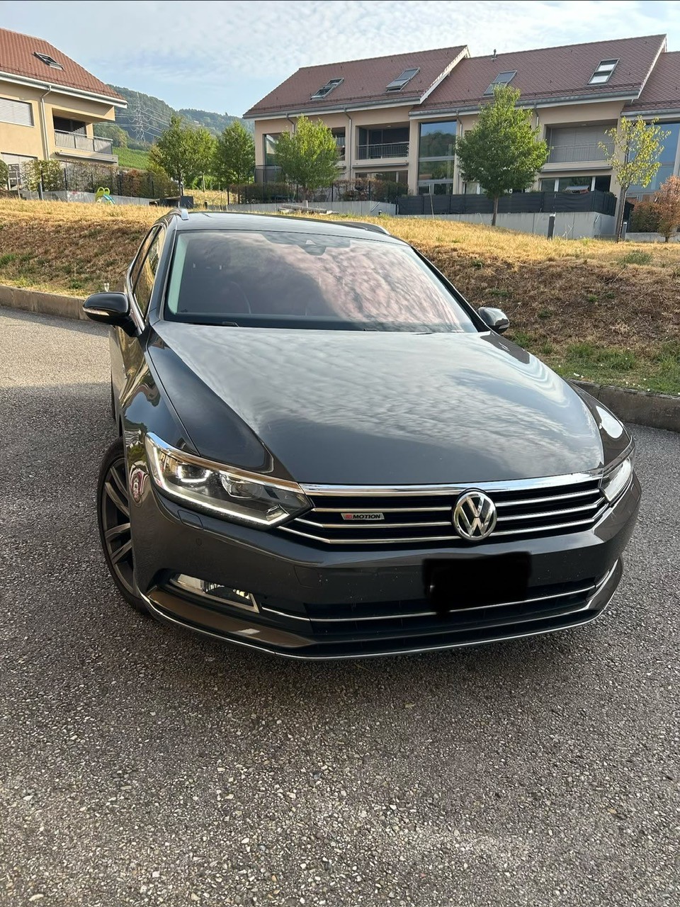 VW Passat Variant 2.0 TDI BMT Highline DSG 4Motion-image-1