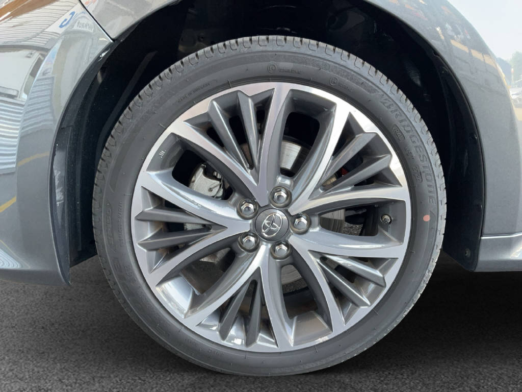 TOYOTA Yaris 1.5 VVT-i HSD Premium-image-14