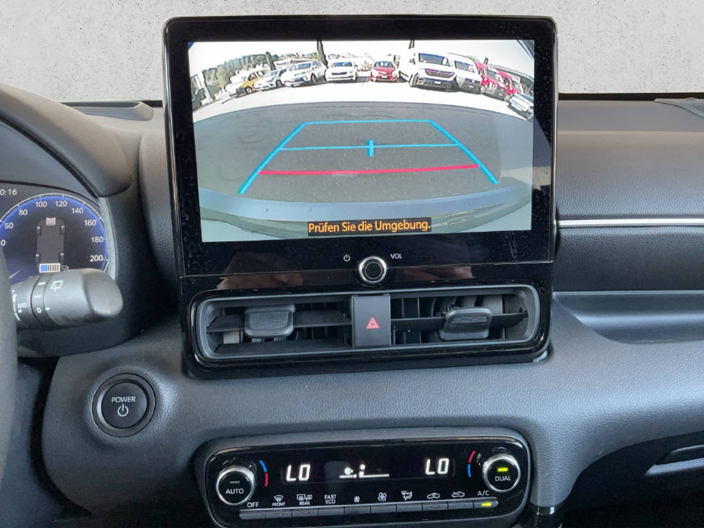 TOYOTA Yaris 1.5 VVT-i HSD Premium-image-12