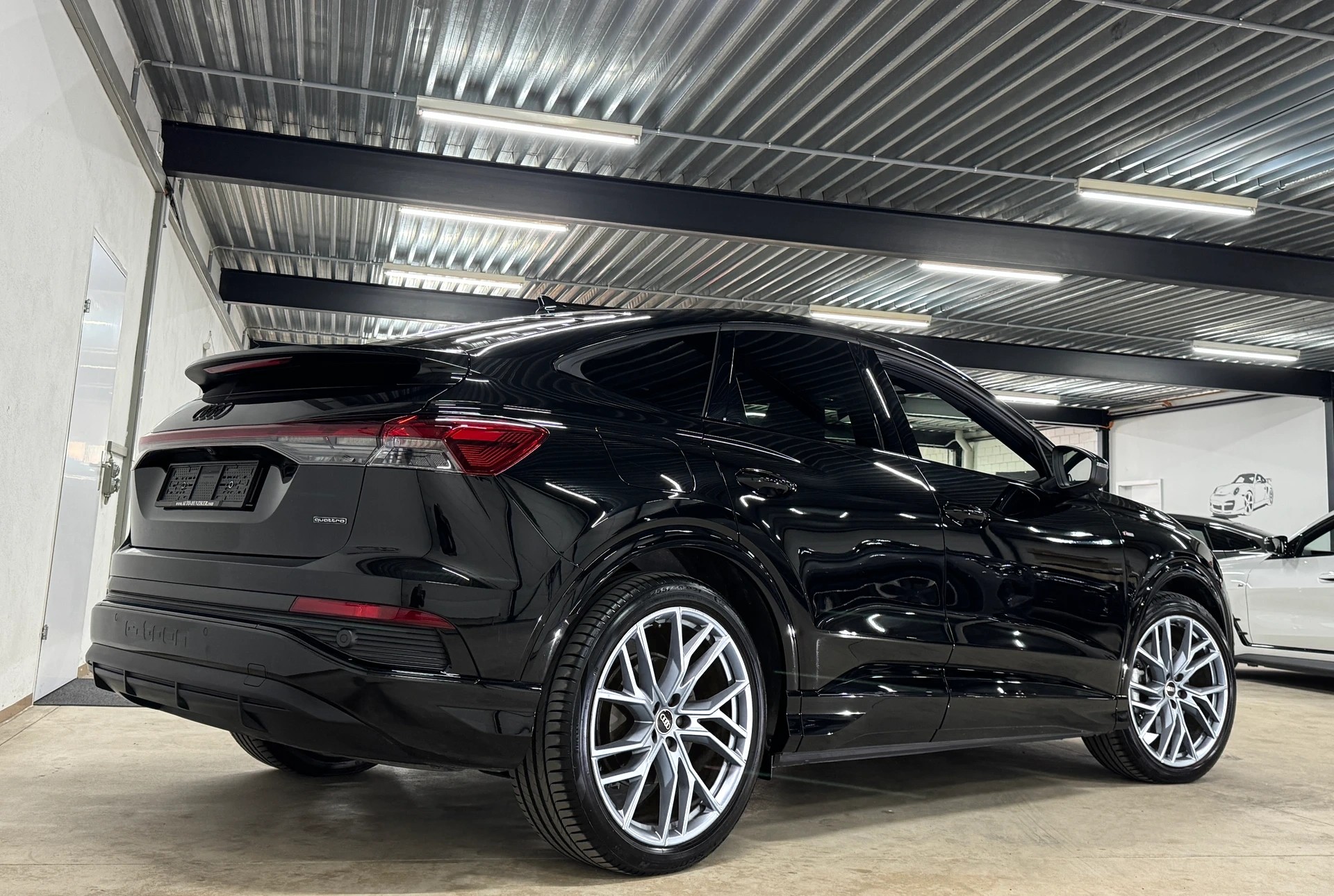 AUDI Q4 Sportback e-tron 45 S-Line Black-Optik Plus quattro-image-4
