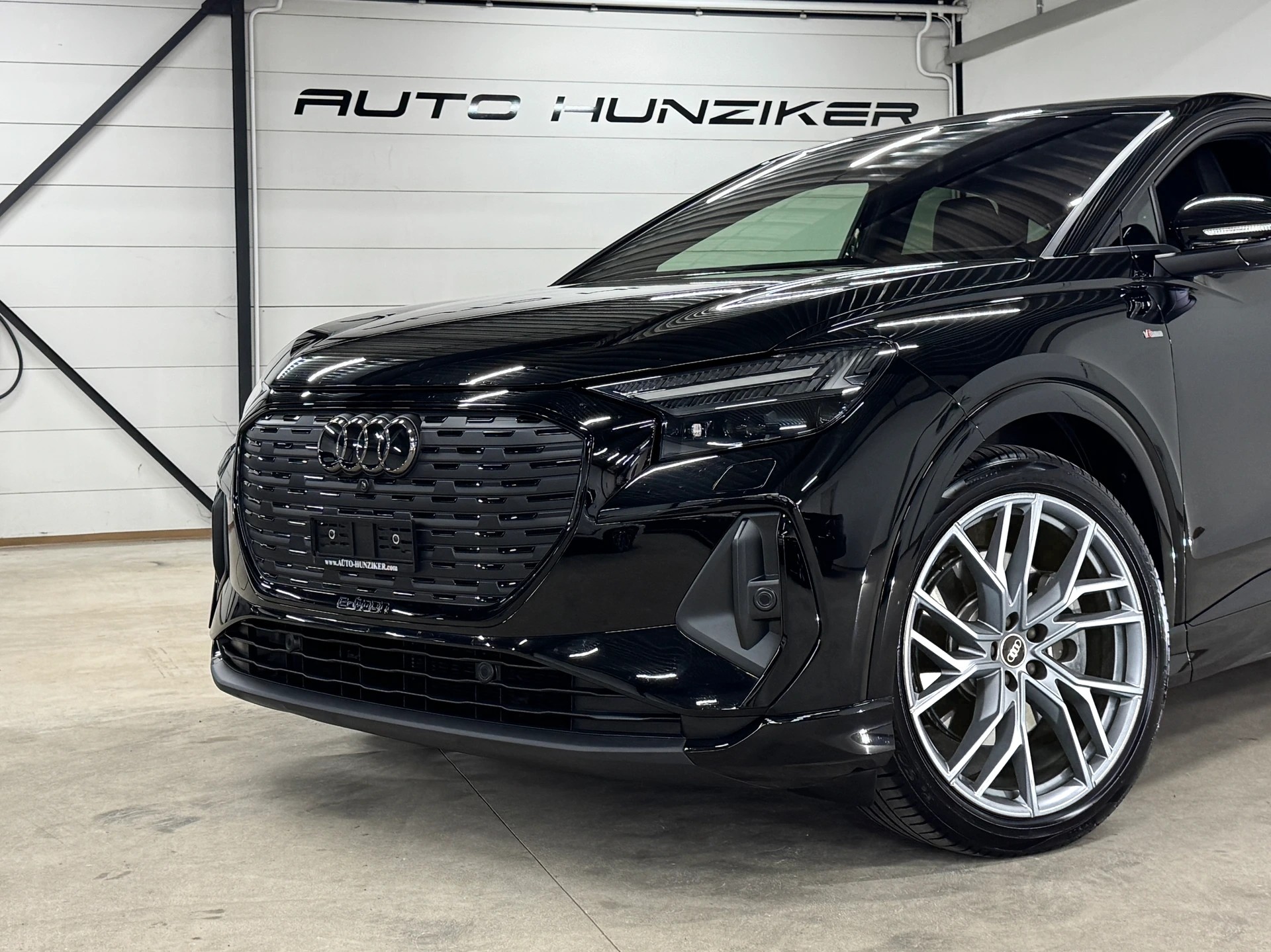 AUDI Q4 Sportback e-tron 45 S-Line Black-Optik Plus quattro-image-1