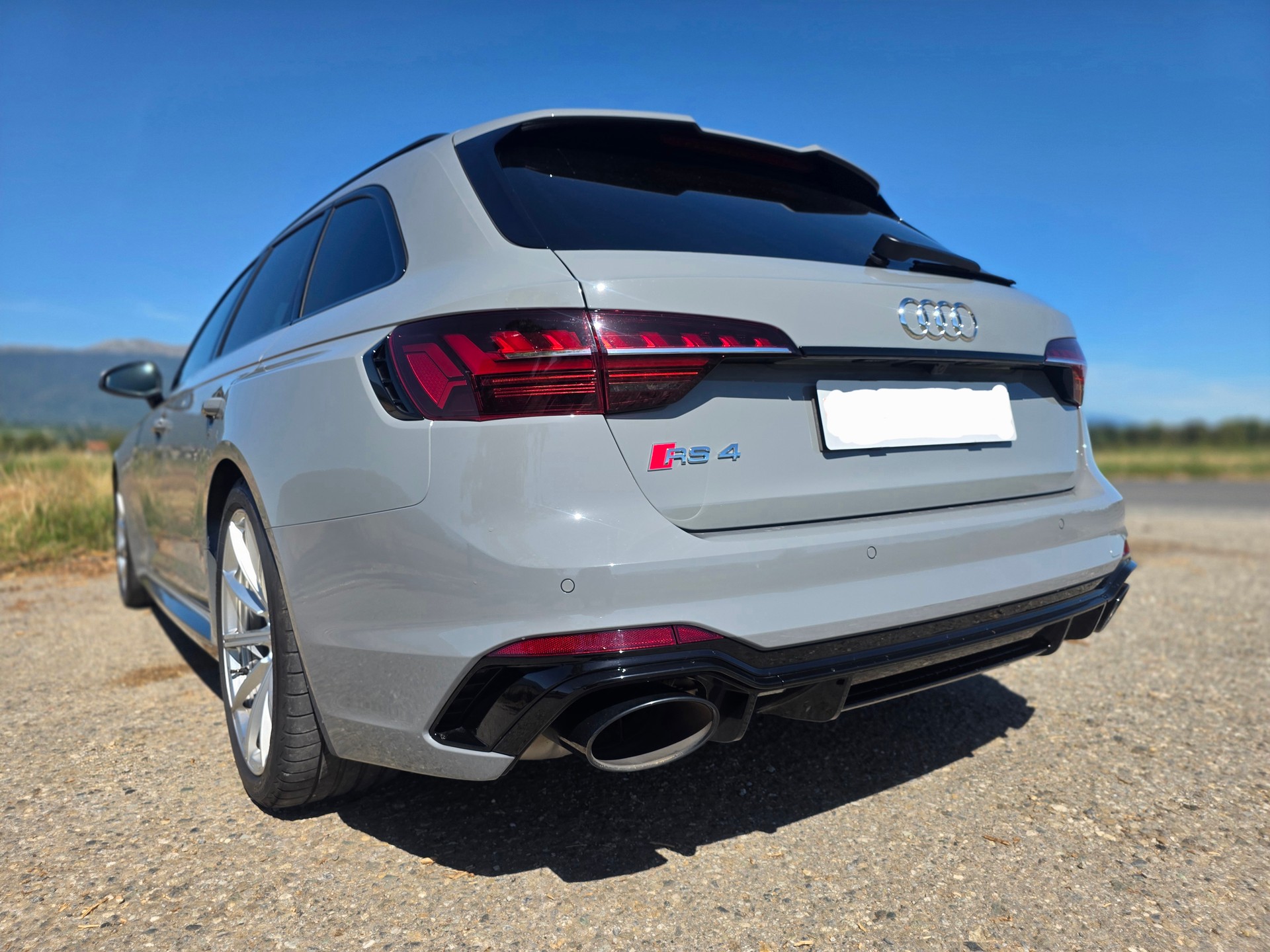 AUDI Audi RS4 Avant 2.9 V6 Biturbo Quattro - Nardo Gray / AMAG / B&O / DRC / GRIS NARDO-image-0