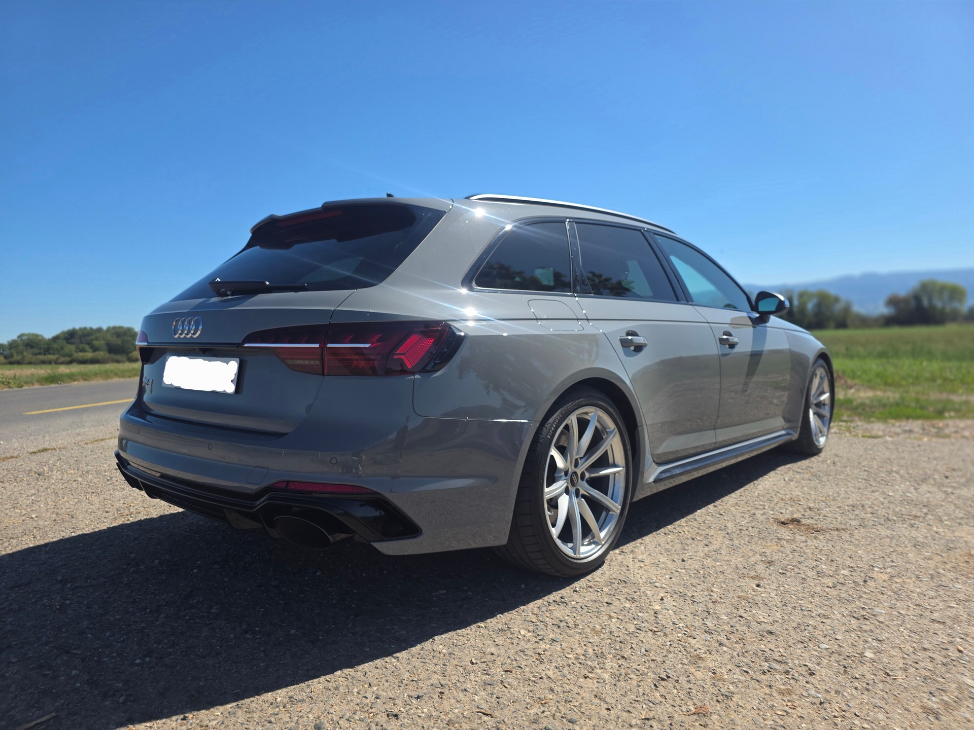 AUDI Audi RS4 Avant 2.9 V6 Biturbo Quattro - Nardo Gray / AMAG / B&O / DRC / GRIS NARDO-image-3