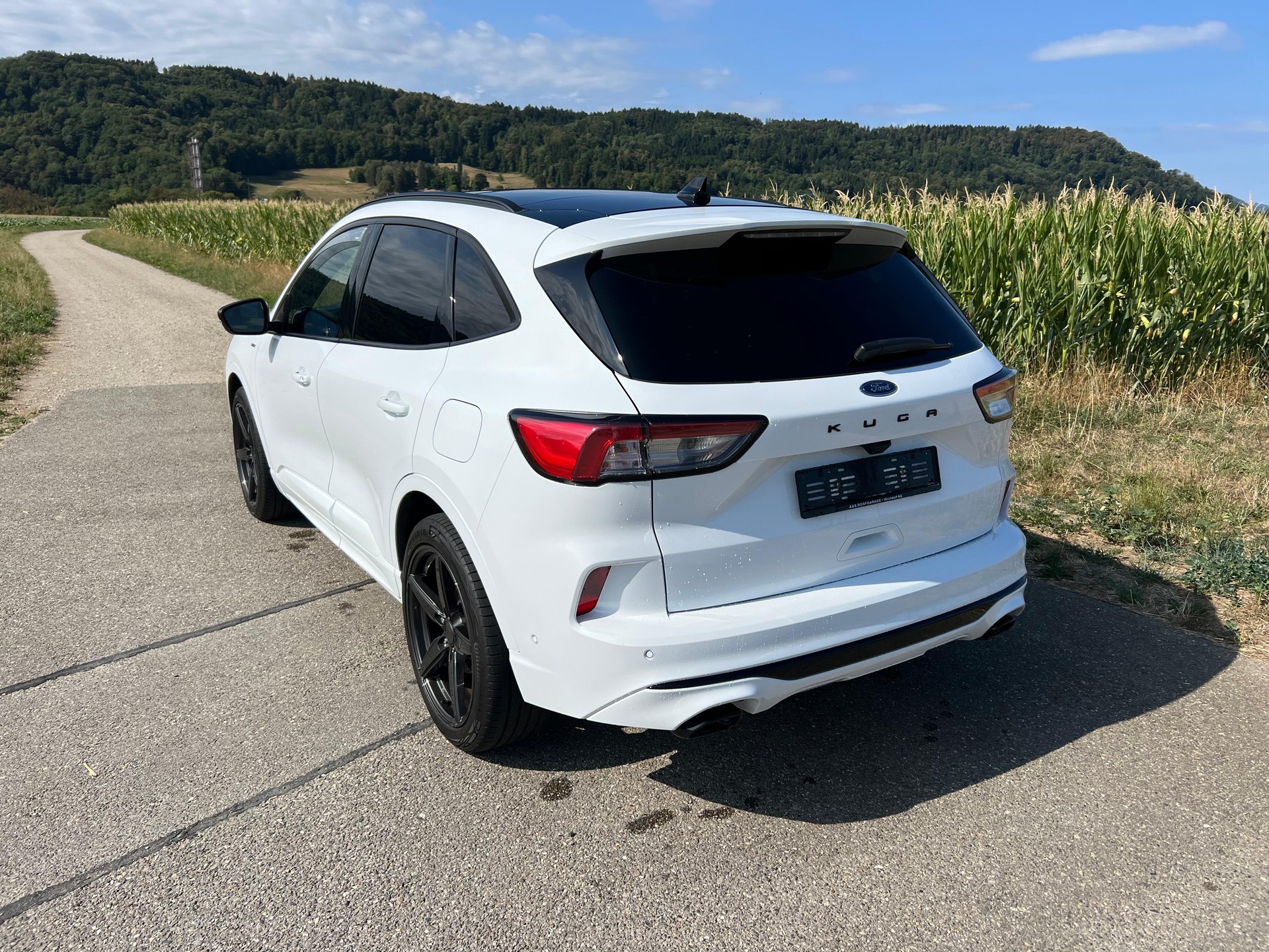 FORD Kuga 2.5 FHEV ST-Line X 4WD-image-2
