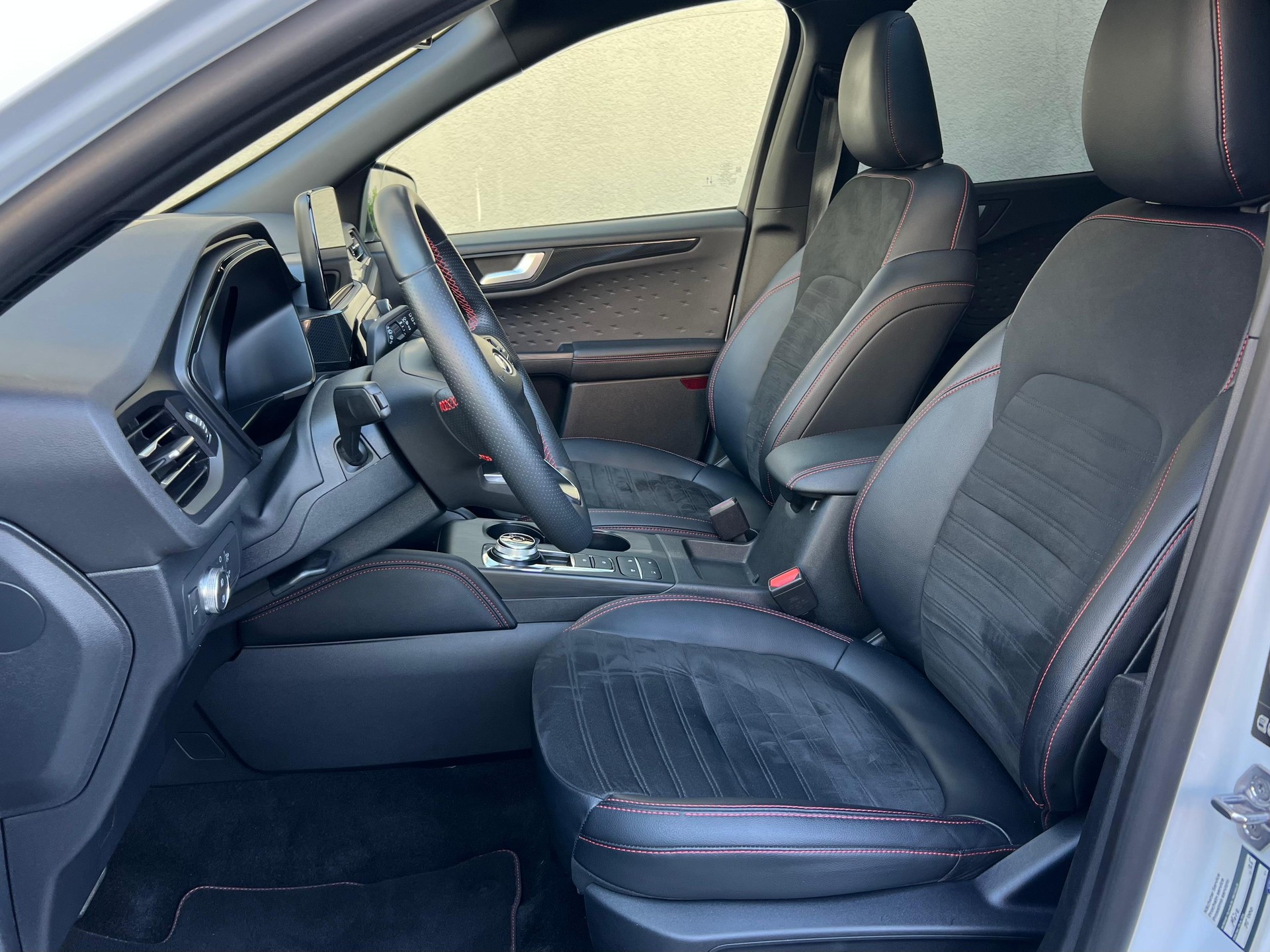 FORD Kuga 2.5 FHEV ST-Line X 4WD-image-10