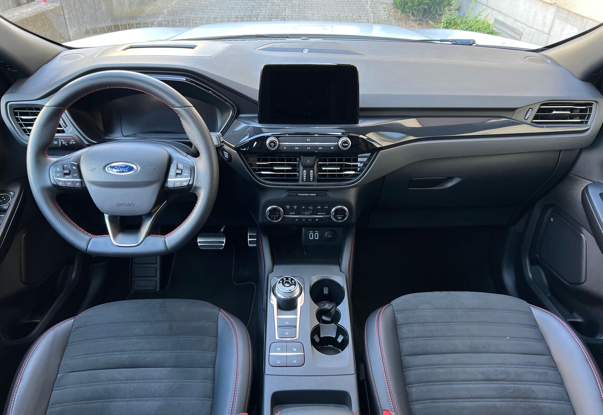 FORD Kuga 2.5 FHEV ST-Line X 4WD-image-9