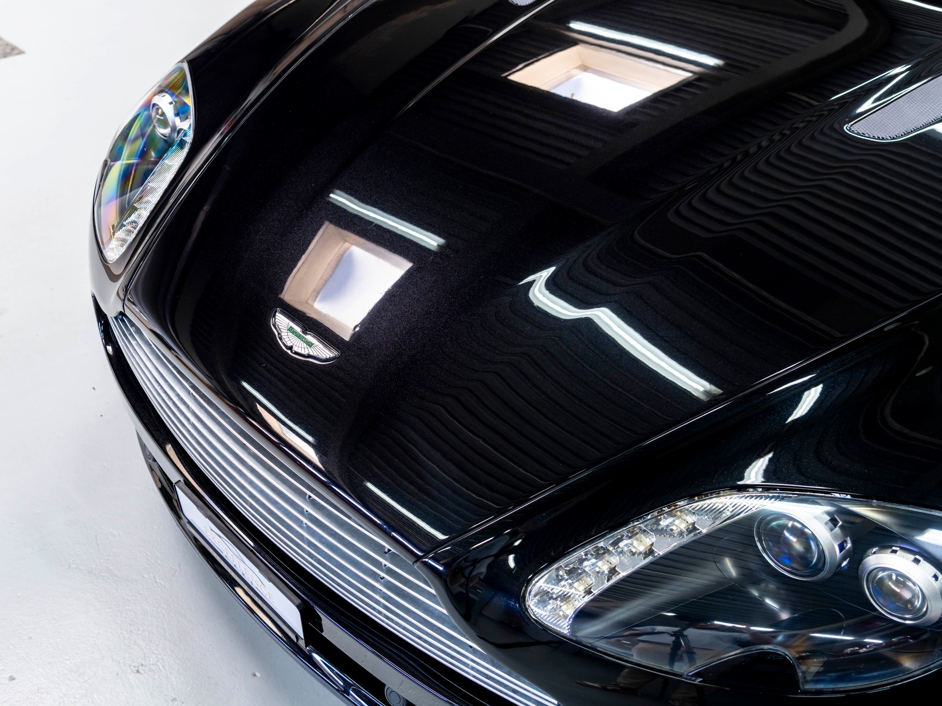 ASTON MARTIN V8 Vantage 4.7 Sportshift-image-29