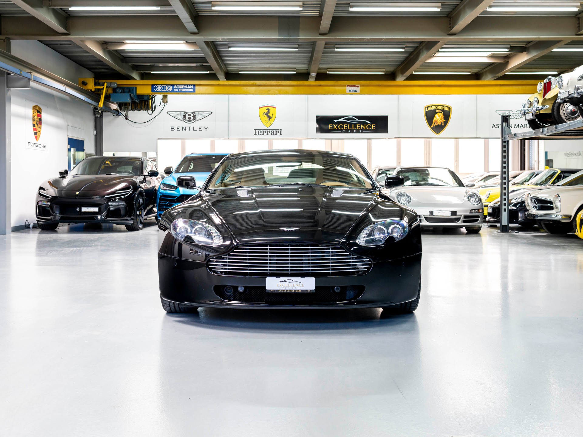 ASTON MARTIN V8 Vantage 4.7 Sportshift-image-1