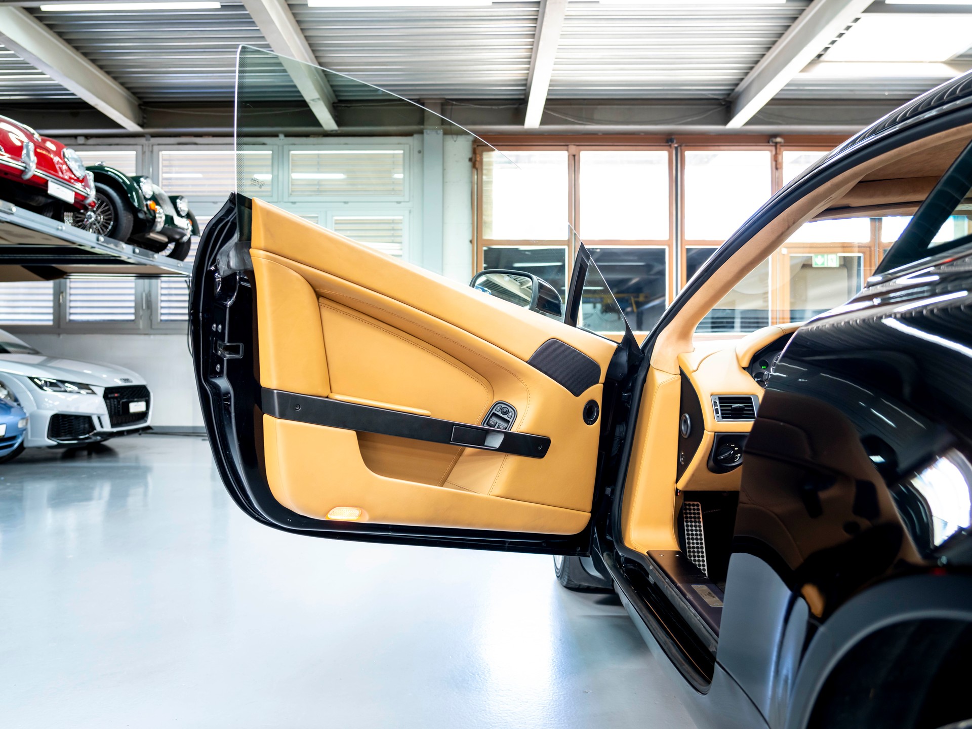 ASTON MARTIN V8 Vantage 4.7 Sportshift-image-19