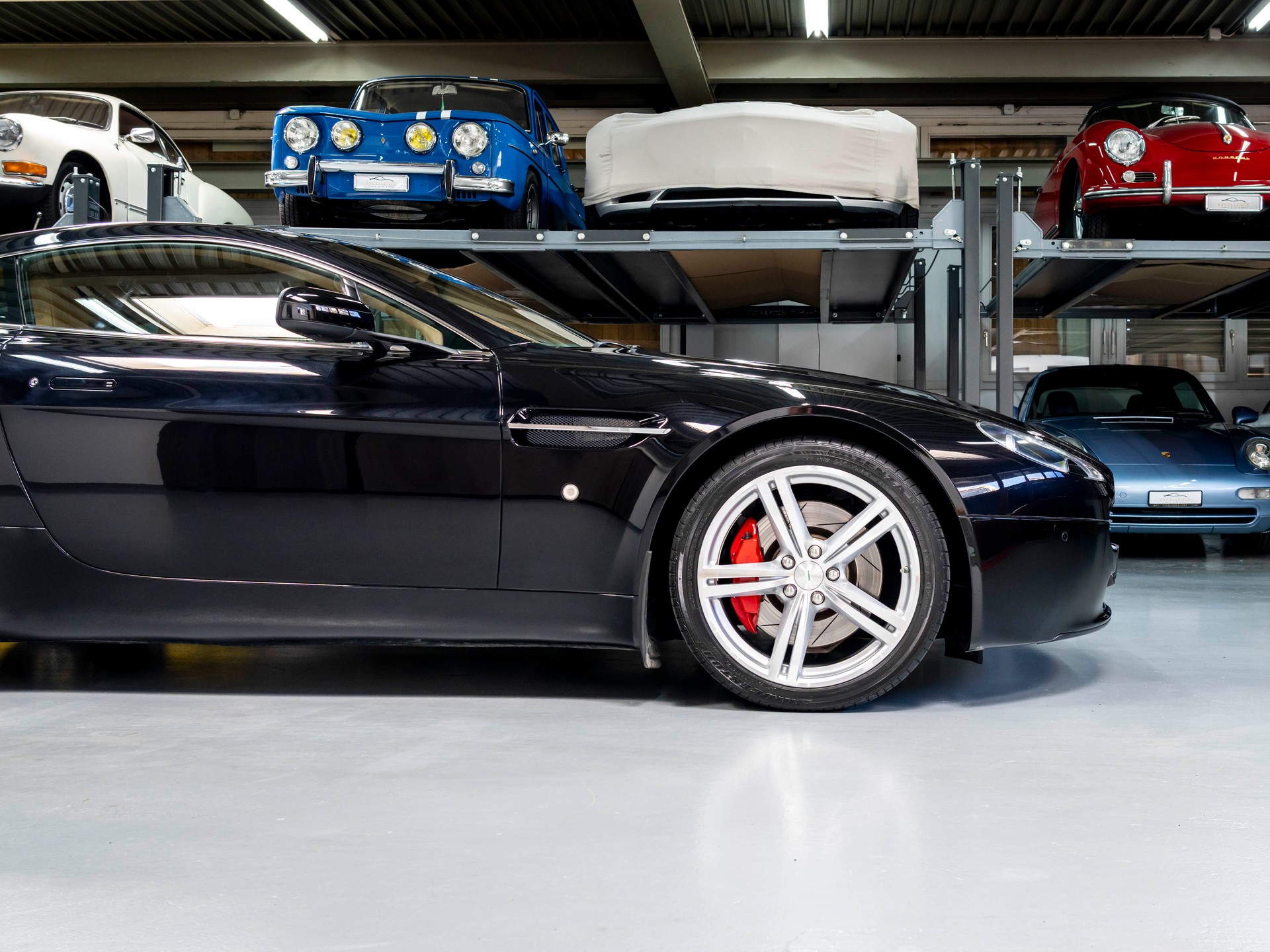 ASTON MARTIN V8 Vantage 4.7 Sportshift-image-8