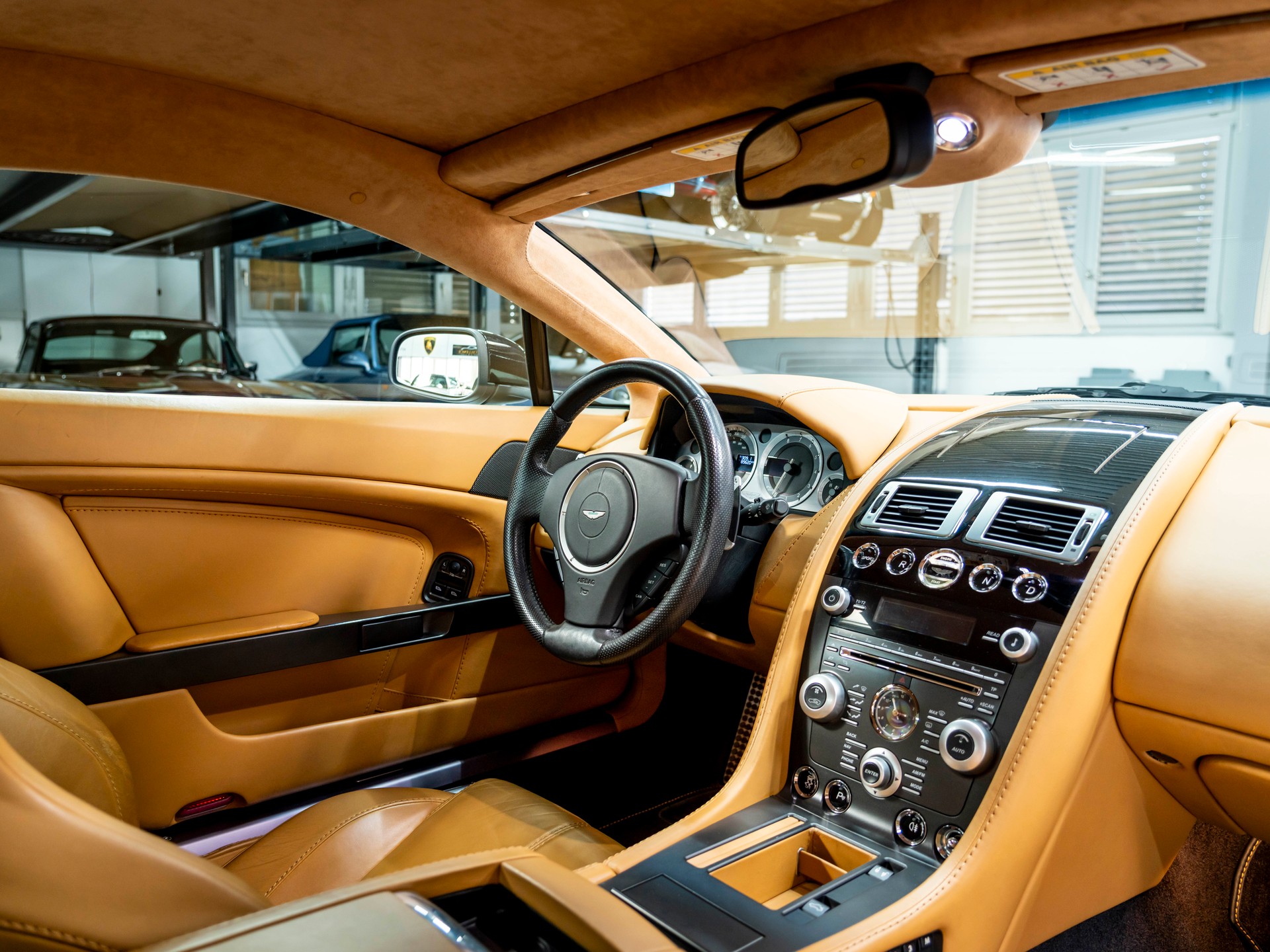ASTON MARTIN V8 Vantage 4.7 Sportshift-image-27