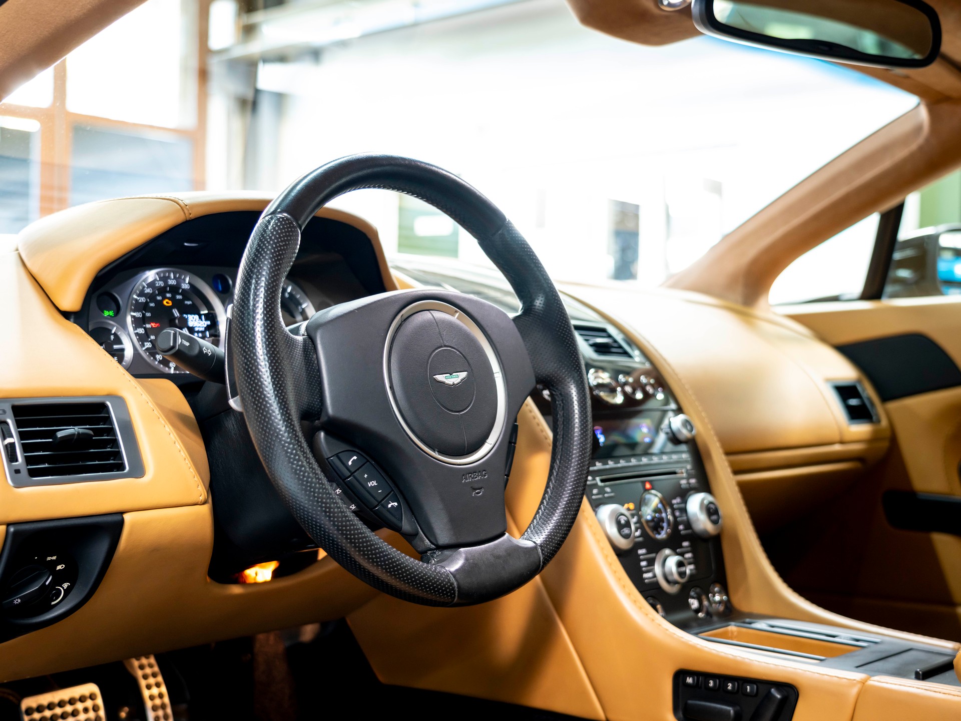 ASTON MARTIN V8 Vantage 4.7 Sportshift-image-14