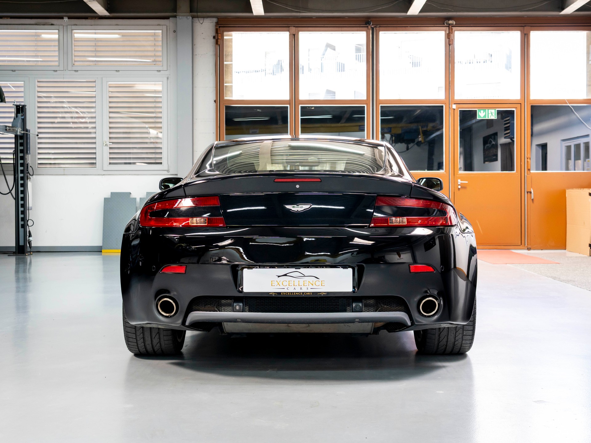 ASTON MARTIN V8 Vantage 4.7 Sportshift-image-6