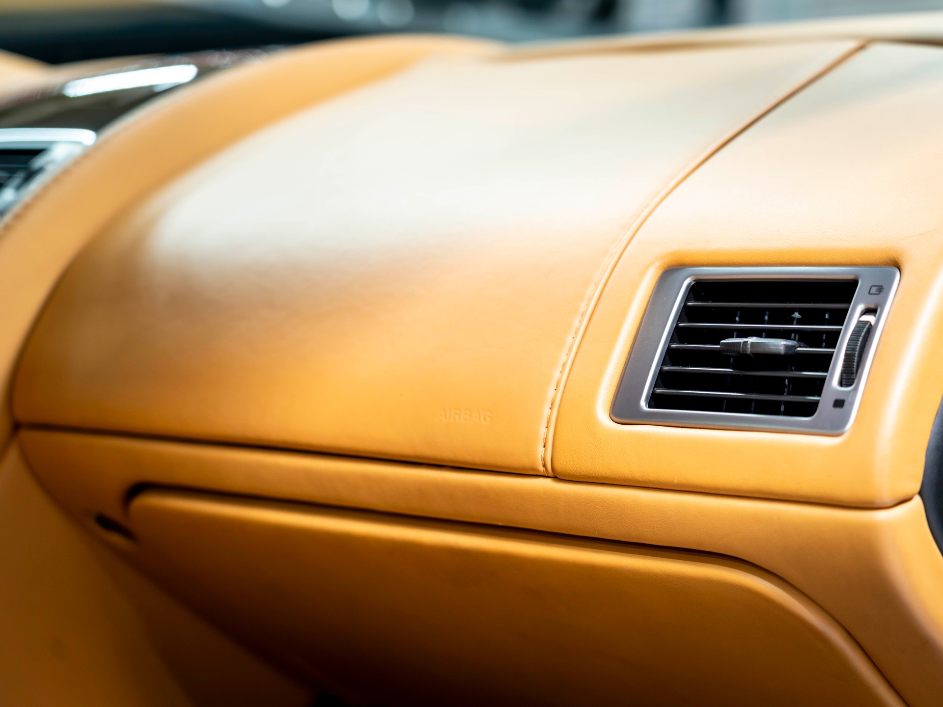 ASTON MARTIN V8 Vantage 4.7 Sportshift-image-23