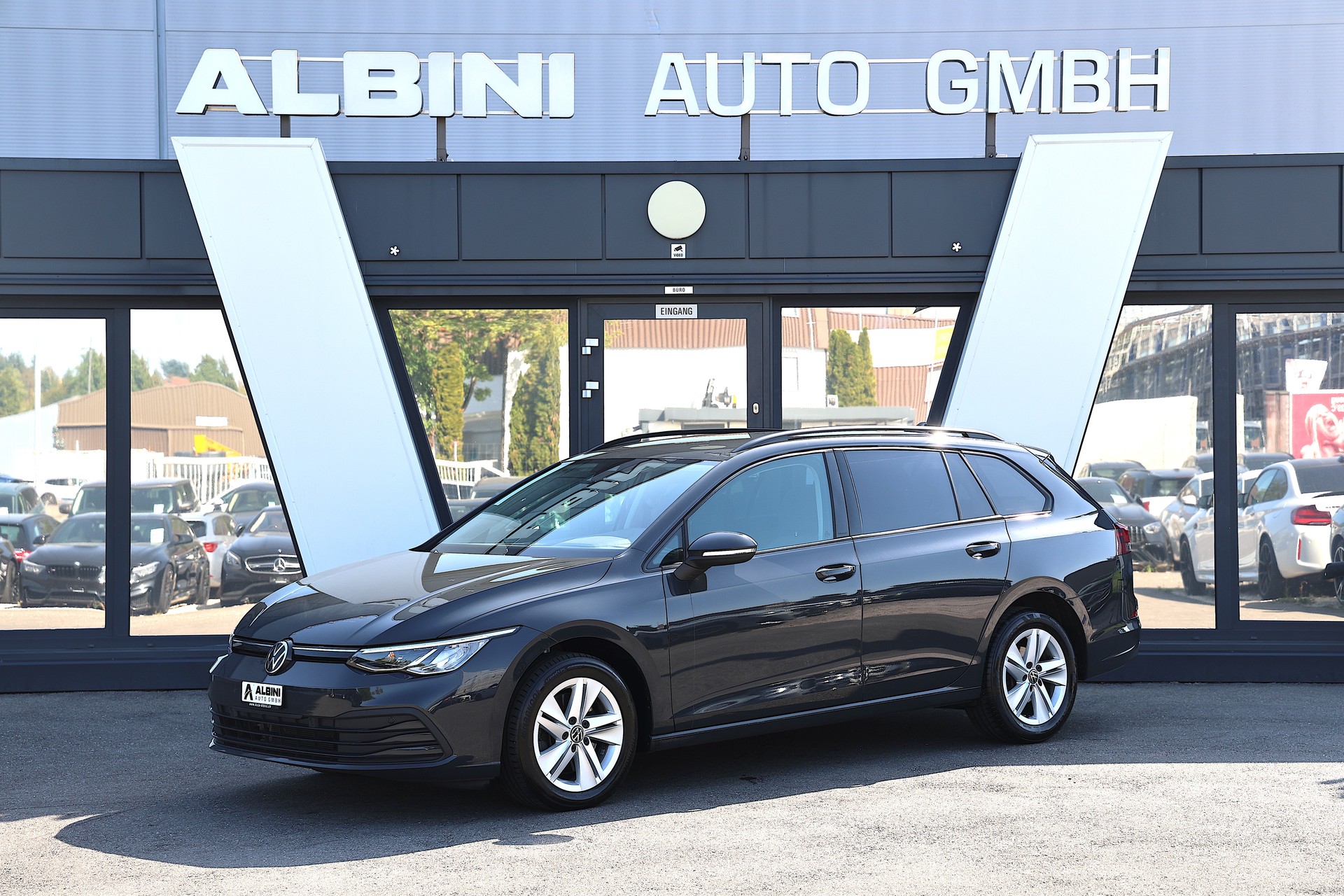 VW Golf VIII Variant 2.0 TDI Life DSG-image-0