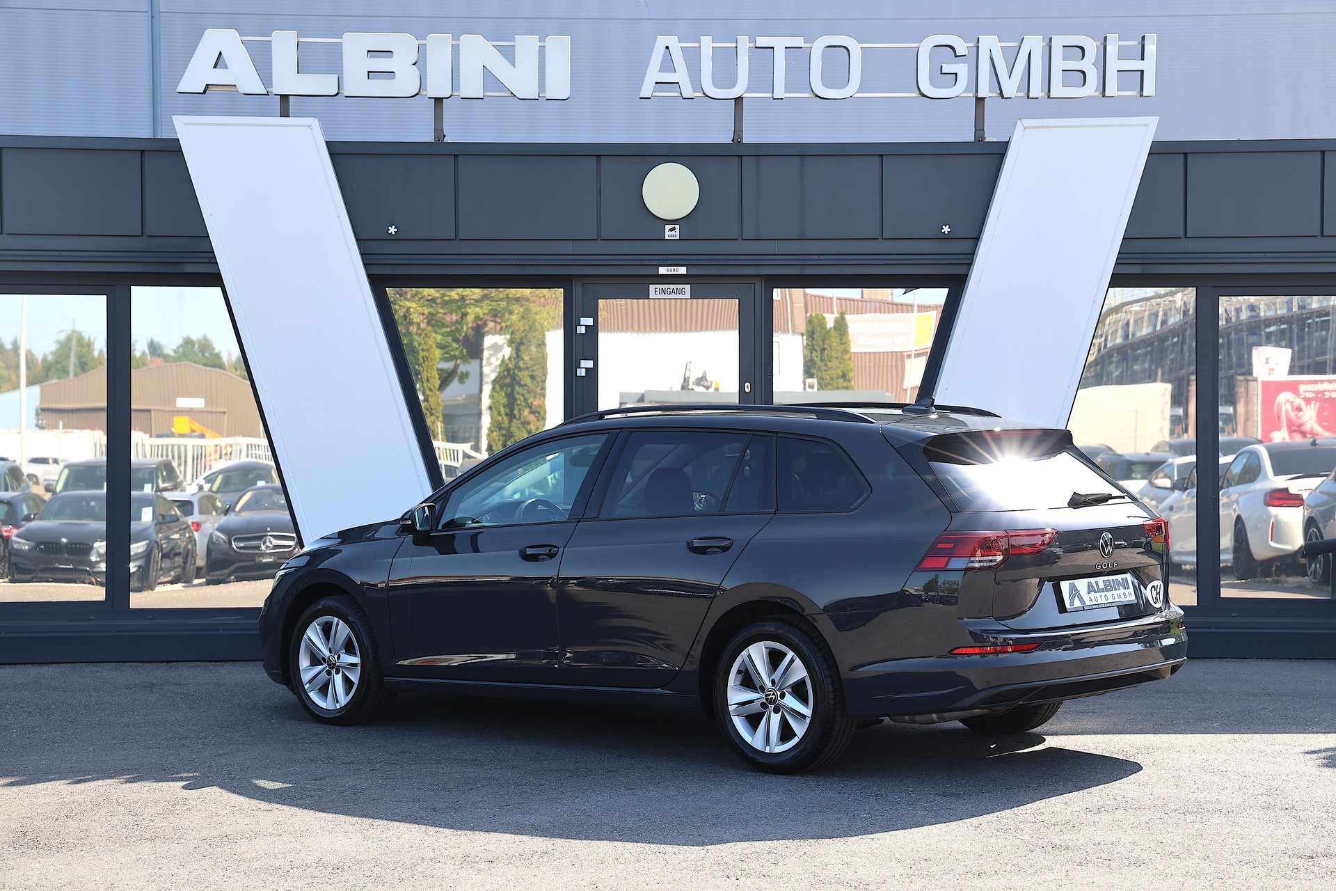 VW Golf VIII Variant 2.0 TDI Life DSG-image-3
