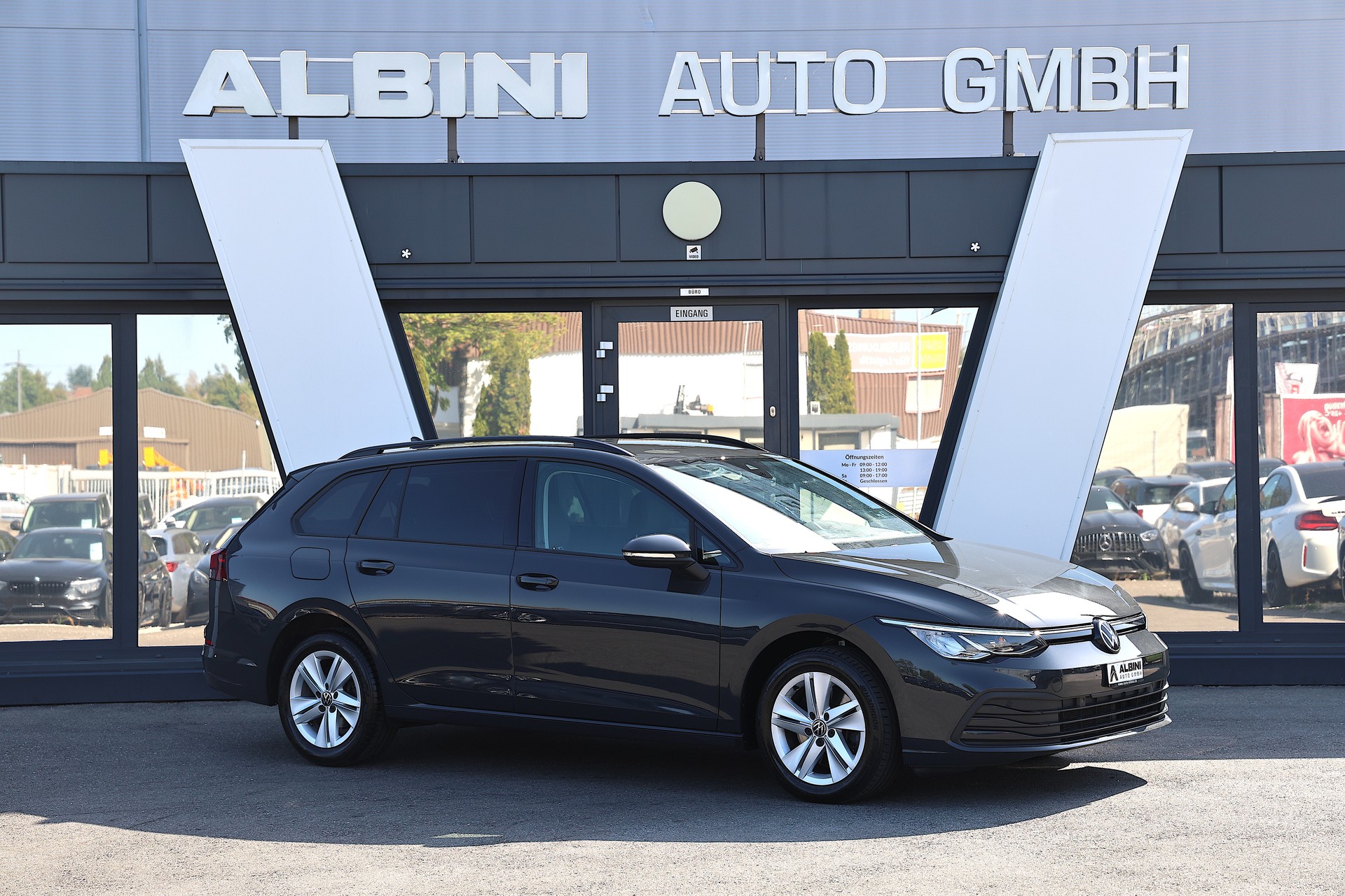 VW Golf VIII Variant 2.0 TDI Life DSG-image-1