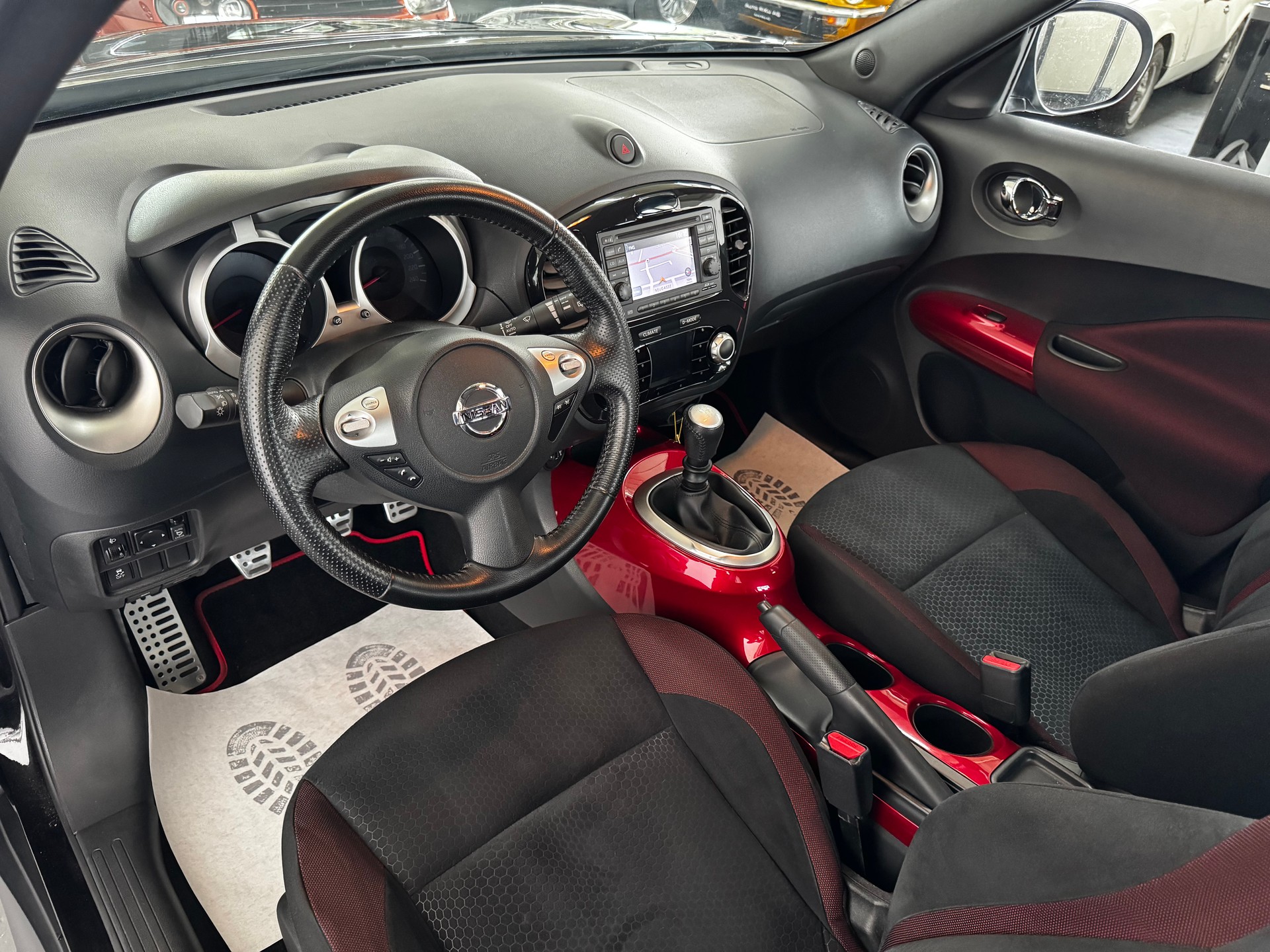 NISSAN Juke 1.6 DIG-T tekna-image-13