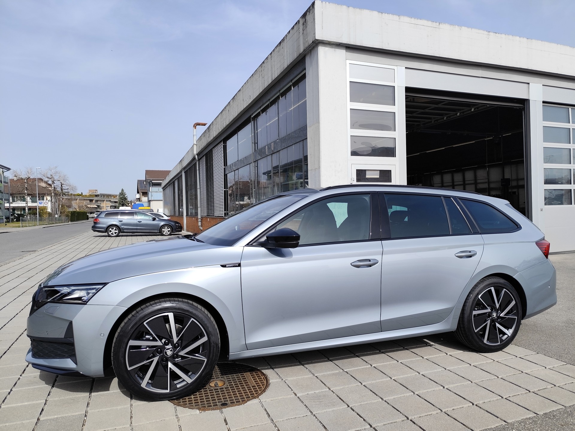 SKODA 2.0 TSI Dynamic 4x4 DSG-image-0