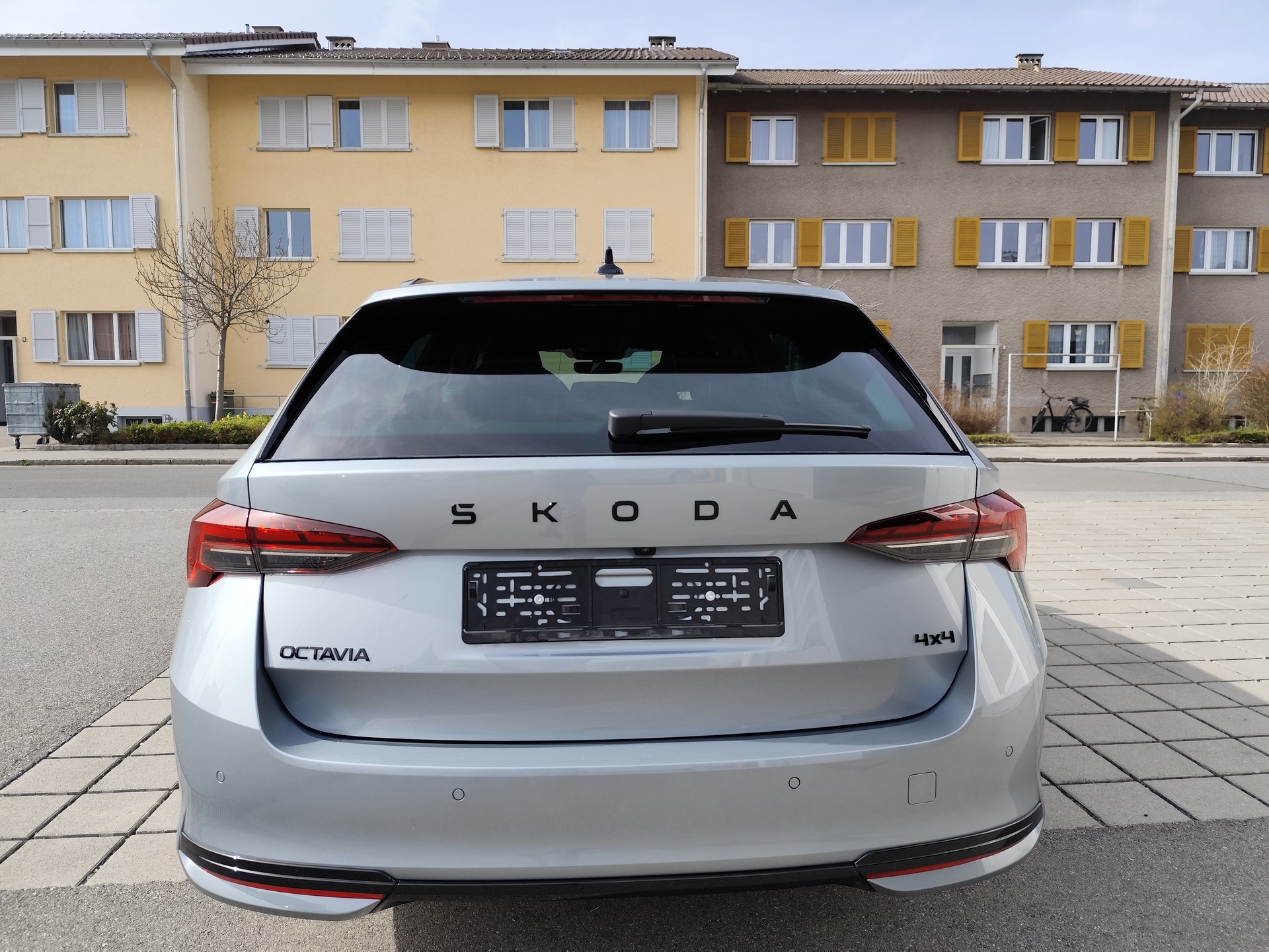 SKODA 2.0 TSI Dynamic 4x4 DSG-image-4