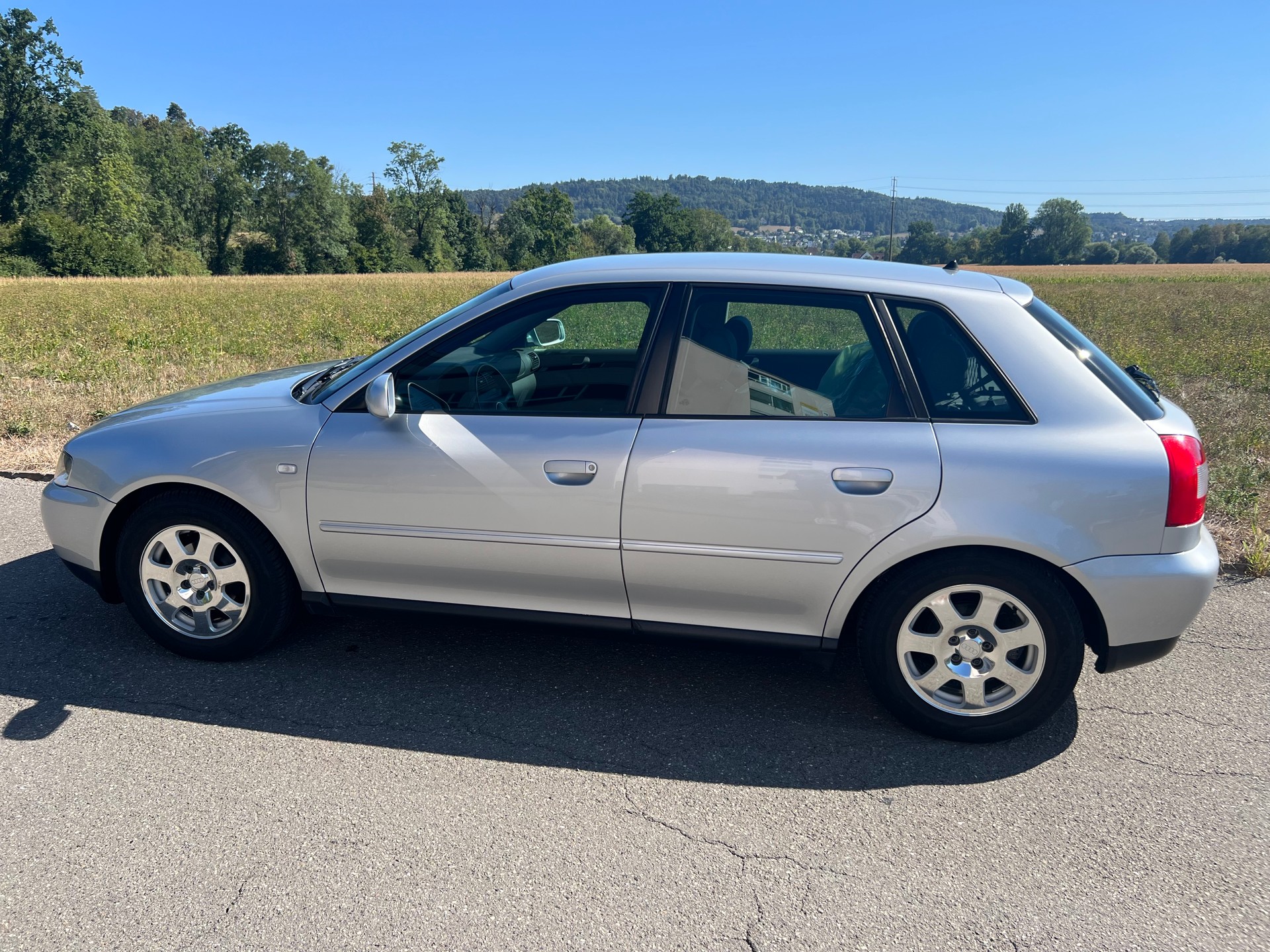 AUDI A3 1.6 Attraction-image-2