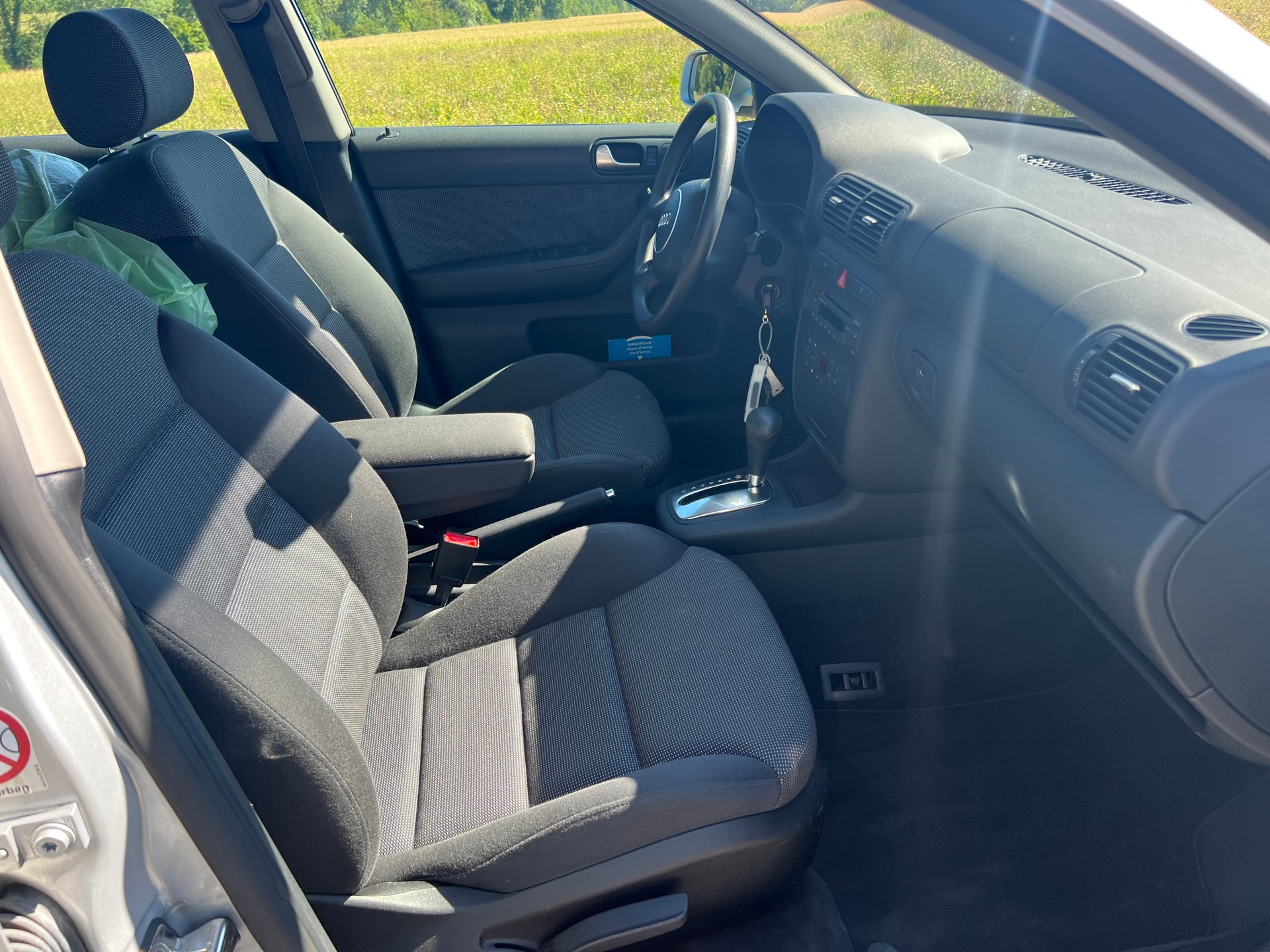 AUDI A3 1.6 Attraction-image-5