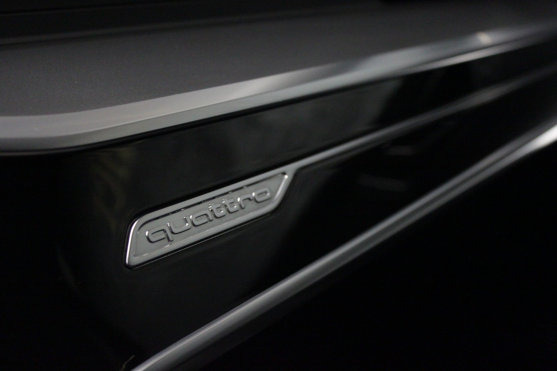 AUDI A6 Avant 40 TDI quattro S-tronic-image-14