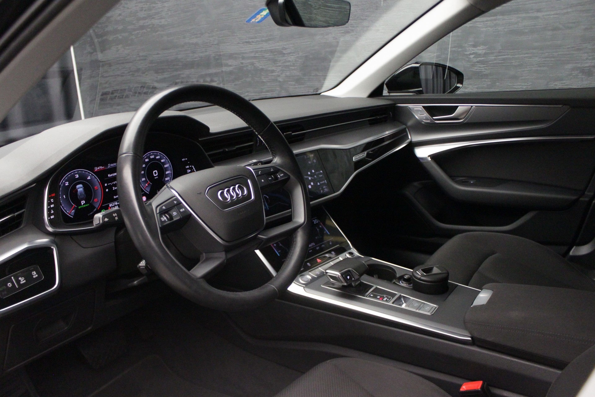 AUDI A6 Avant 40 TDI quattro S-tronic-image-17