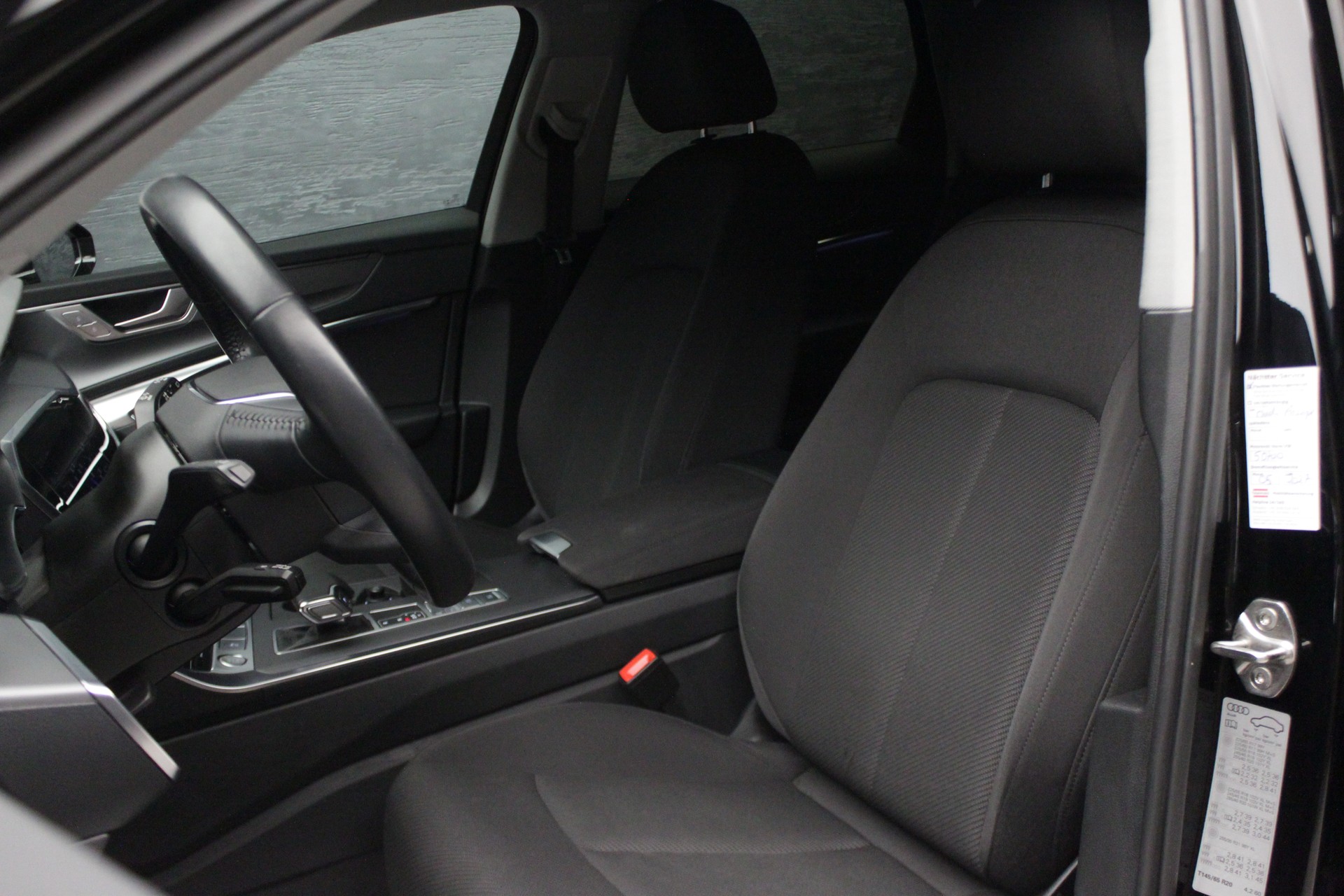 AUDI A6 Avant 40 TDI quattro S-tronic-image-11