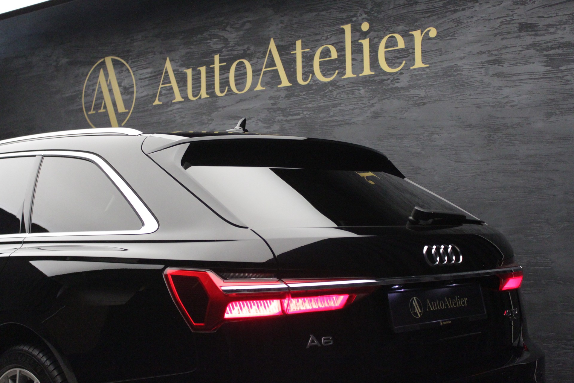 AUDI A6 Avant 40 TDI quattro S-tronic-image-9