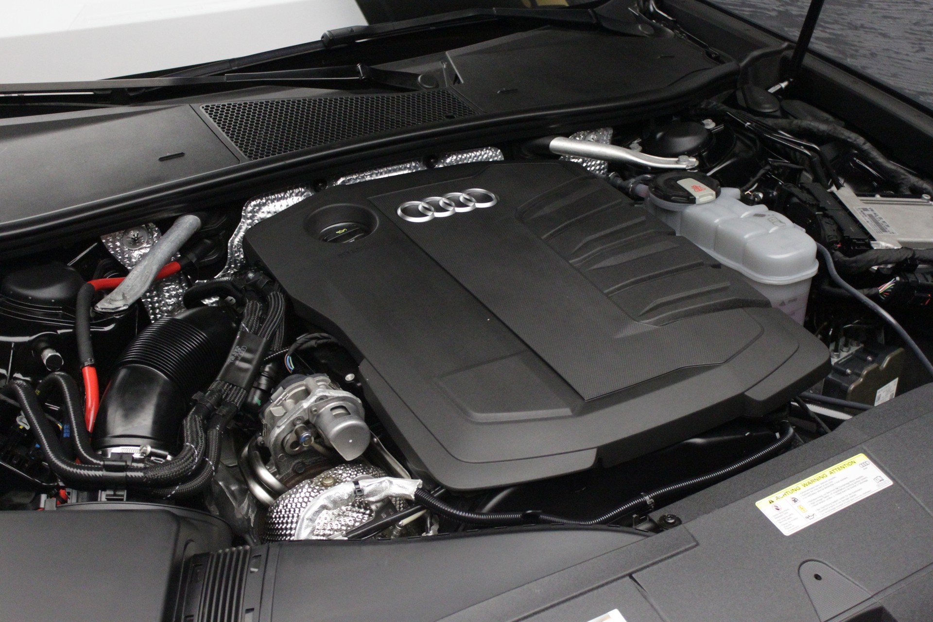 AUDI A6 Avant 40 TDI quattro S-tronic-image-19
