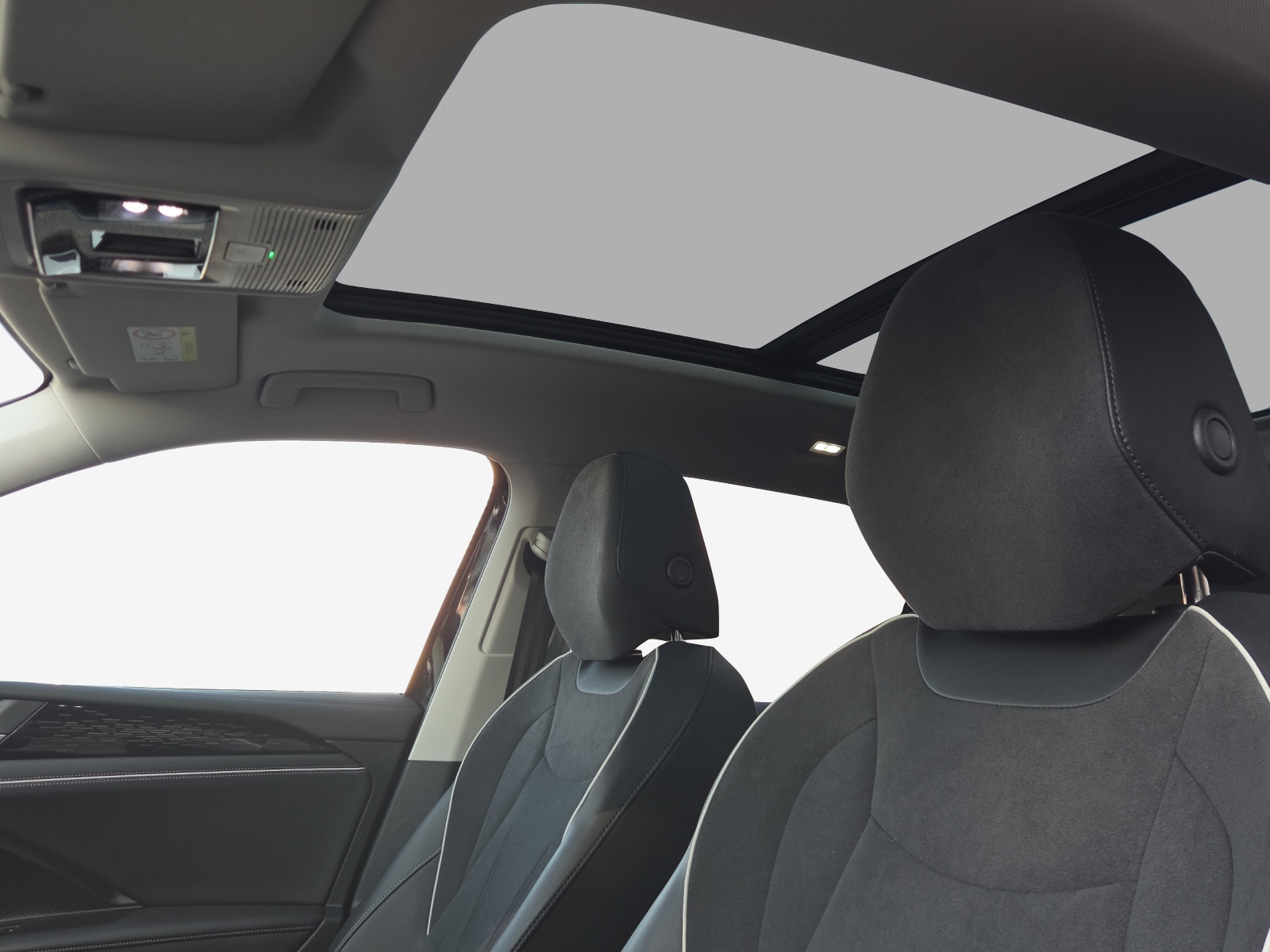 VW Tiguan 2.0 TSI DSG Elegance 4Motion-image-13
