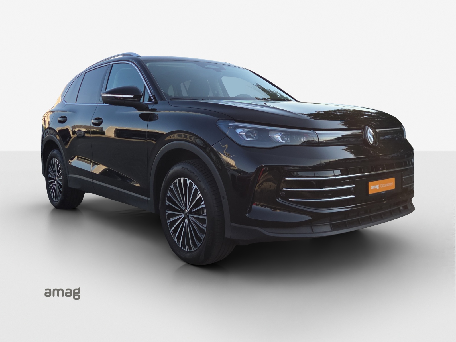 VW Tiguan 2.0 TSI DSG Elegance 4Motion-image-5