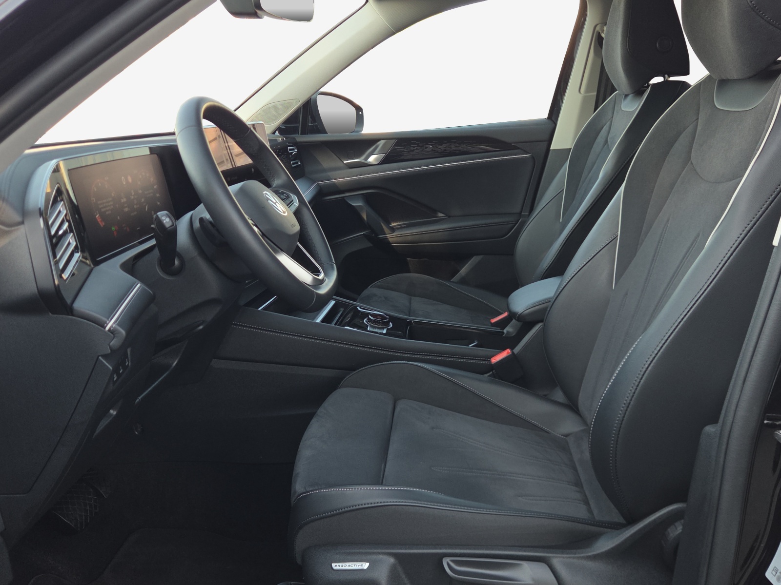 VW Tiguan 2.0 TSI DSG Elegance 4Motion-image-7