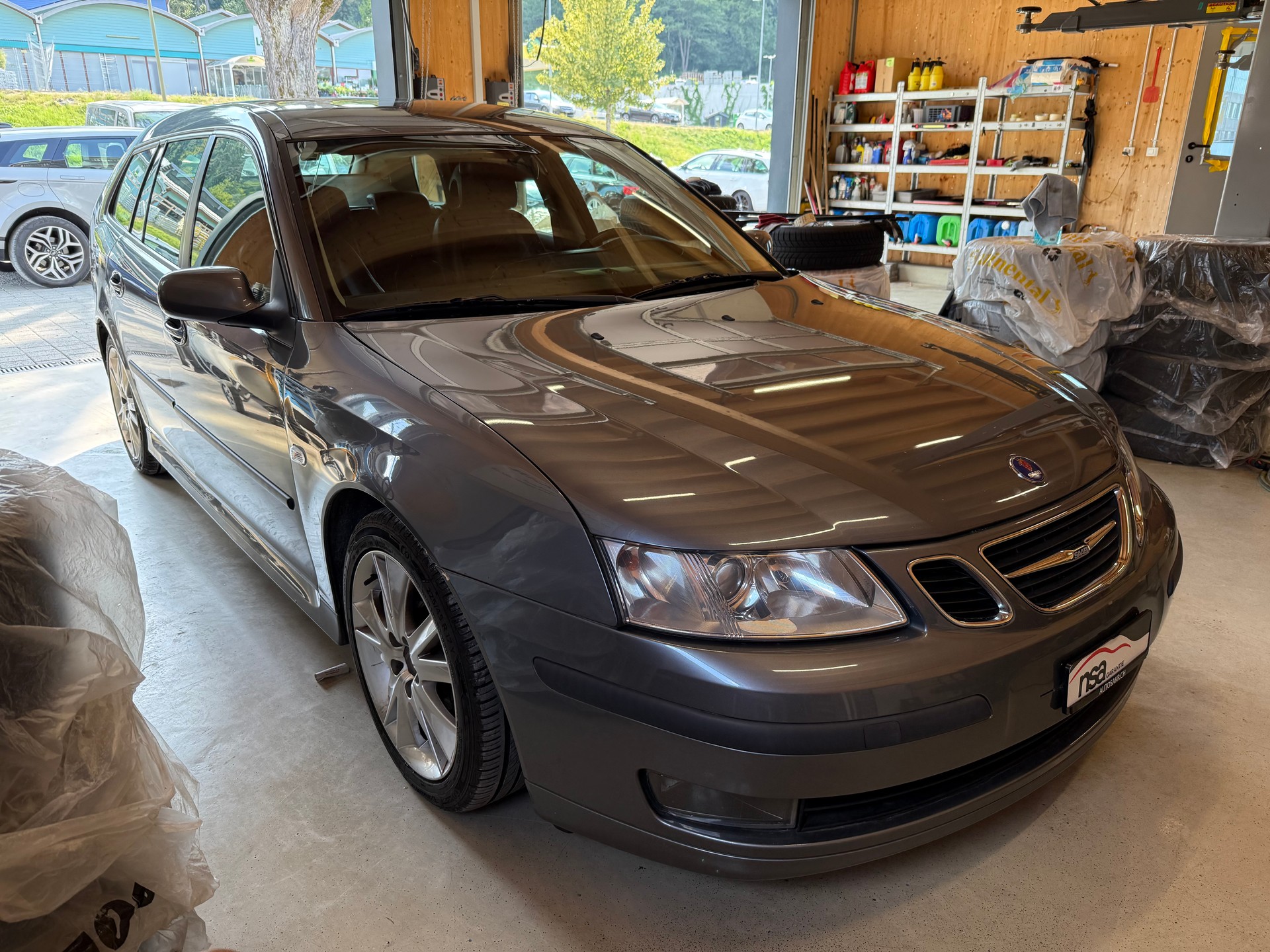 SAAB 9-3 2.0 (1.8t) Vector-showroom-element-2