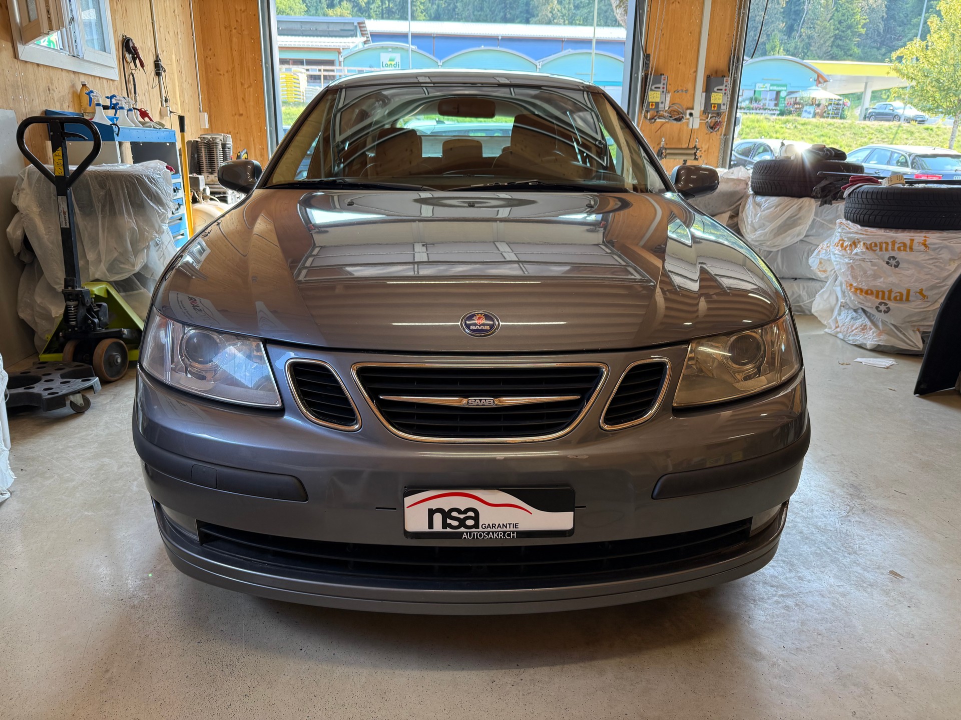 SAAB 9-3 2.0 (1.8t) Vector-showroom-element-1