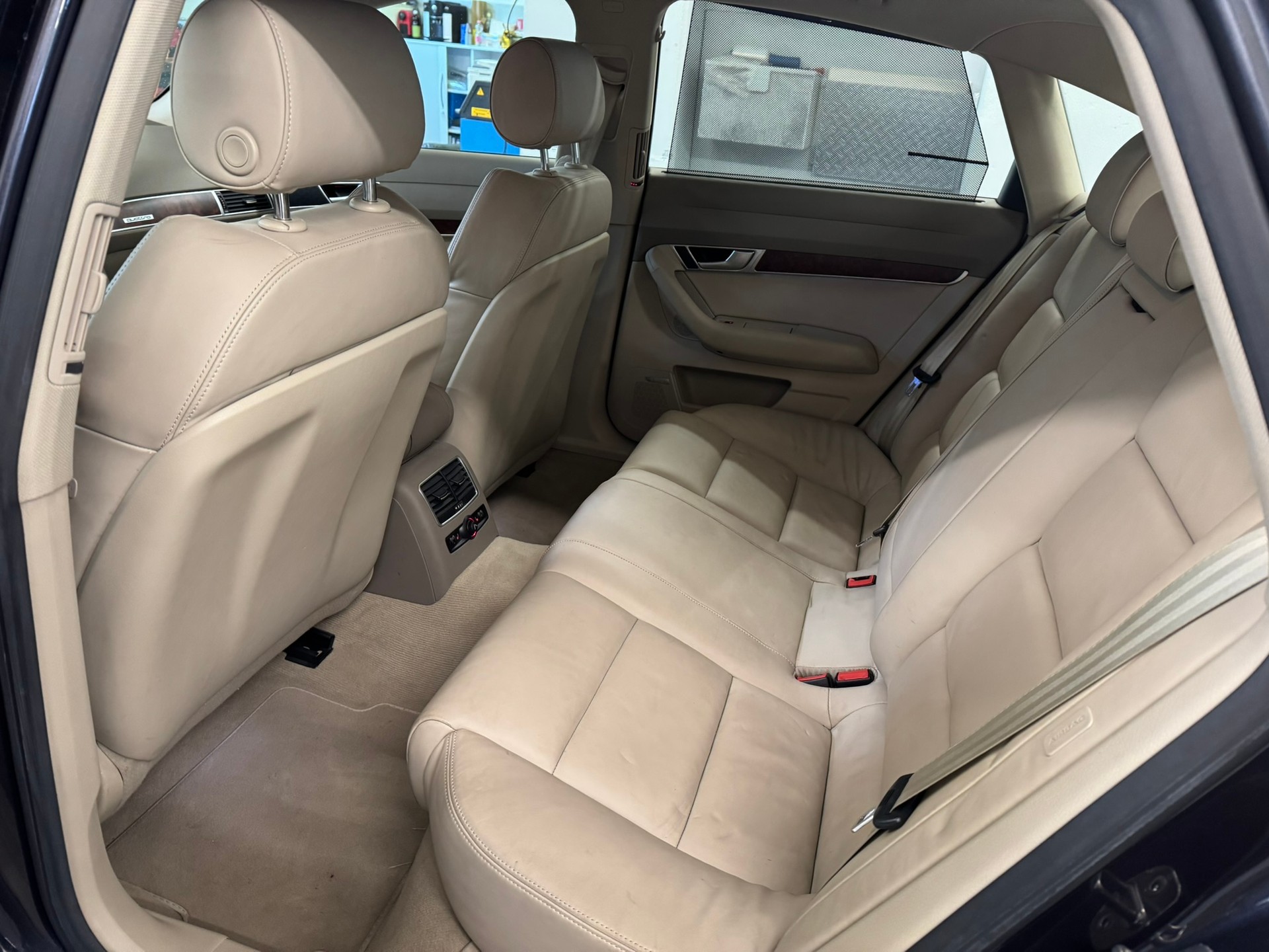 AUDI A6 Limousine 4.2 V8 FSI quattro tiptronic-image-13