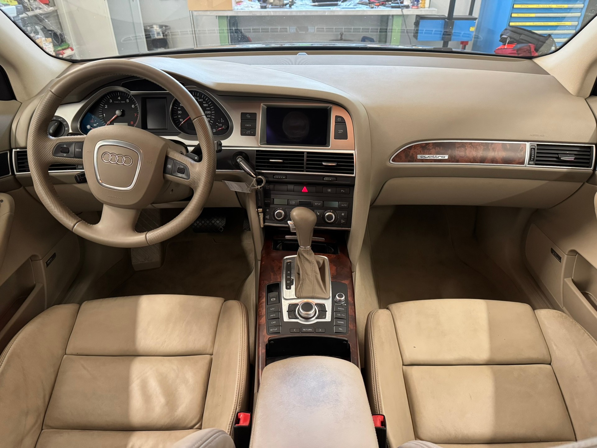 AUDI A6 Limousine 4.2 V8 FSI quattro tiptronic-image-8